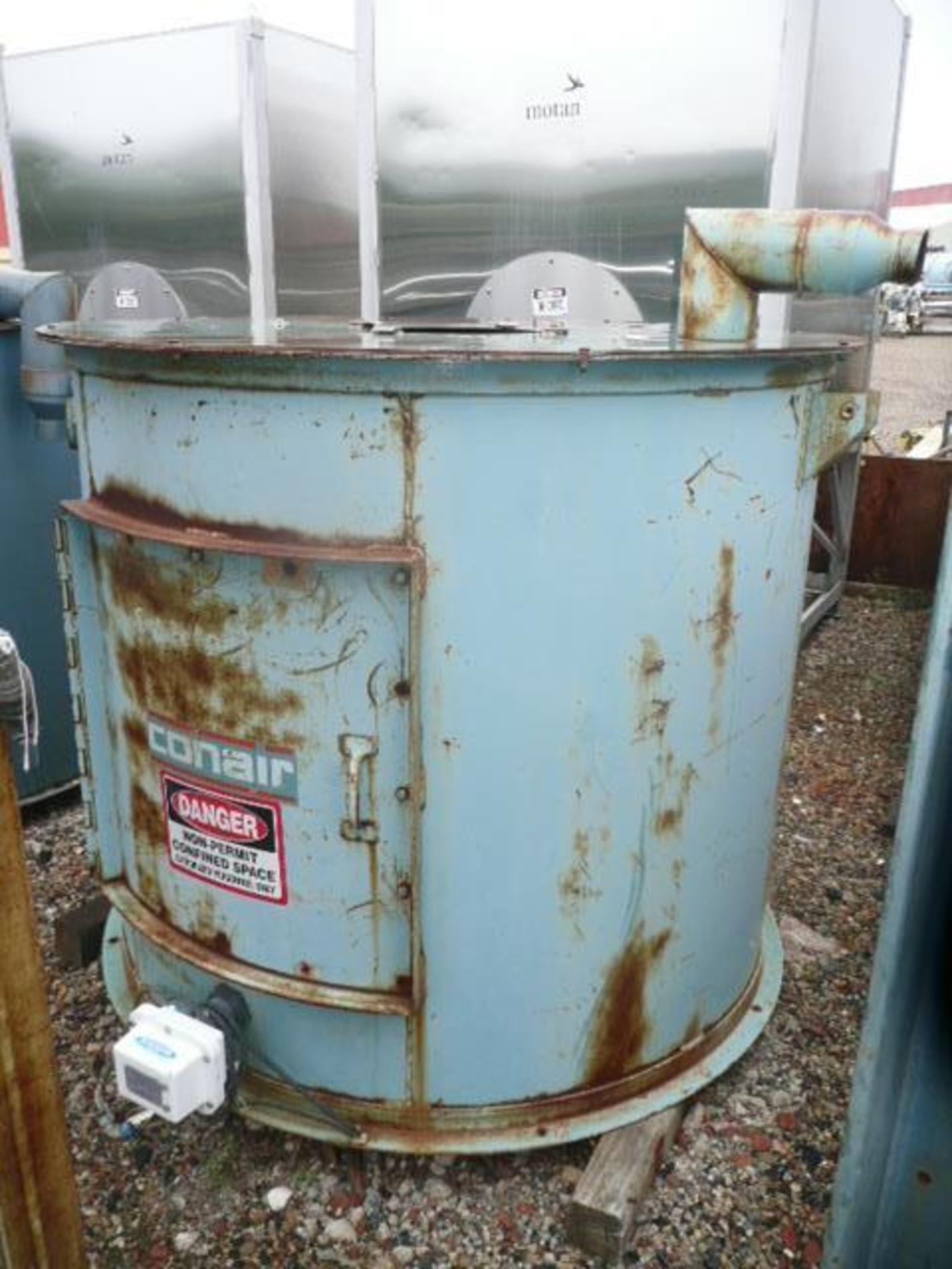 Conair insulated drying hopper having an approximate working cap. of 100 cubic ft - Image 3 of 3