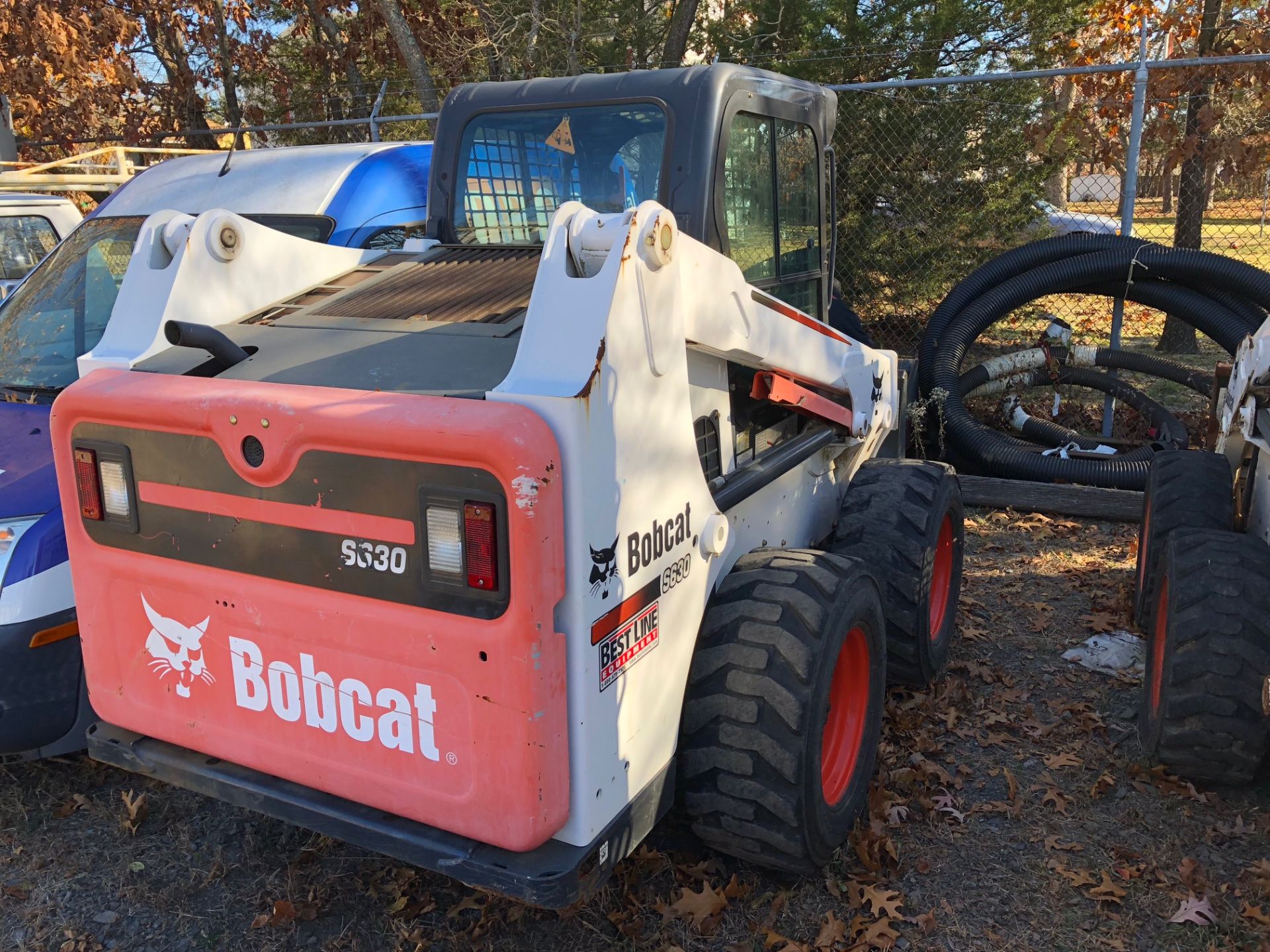 2014 BOBCAT S630 PNEUMATIC TIRE SKID STEER , S/N A3NT17375, CLOSED CAB, XTRA VALVES, ONLY 342 HOURS - Image 4 of 6