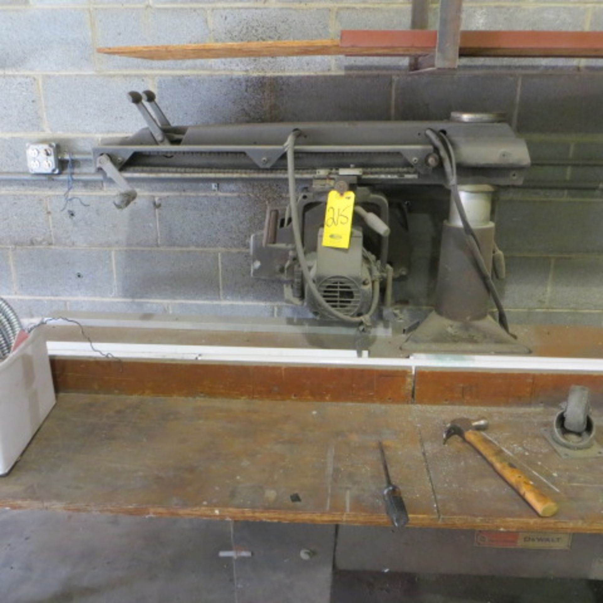 BLACK & DECKER RADIAL ARM SAW