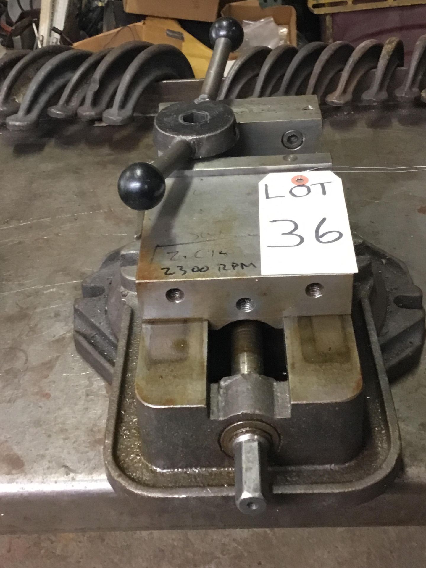 Kennametal 6" Vise with Swivel Base