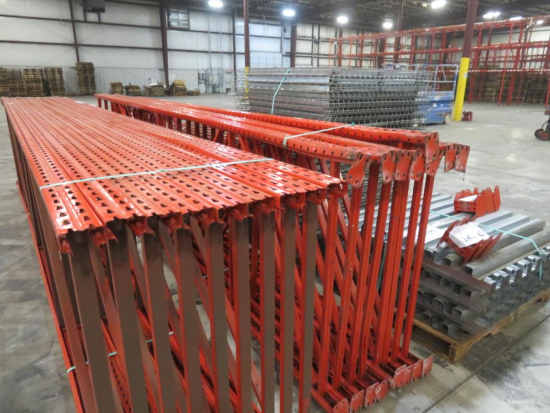 Paltier pallet racking 17 uprigts 3"x 2 1/4" 48" 18', 104 beams 2 1/2" x 2 3/4" 8',116 supports 4 - Image 7 of 15