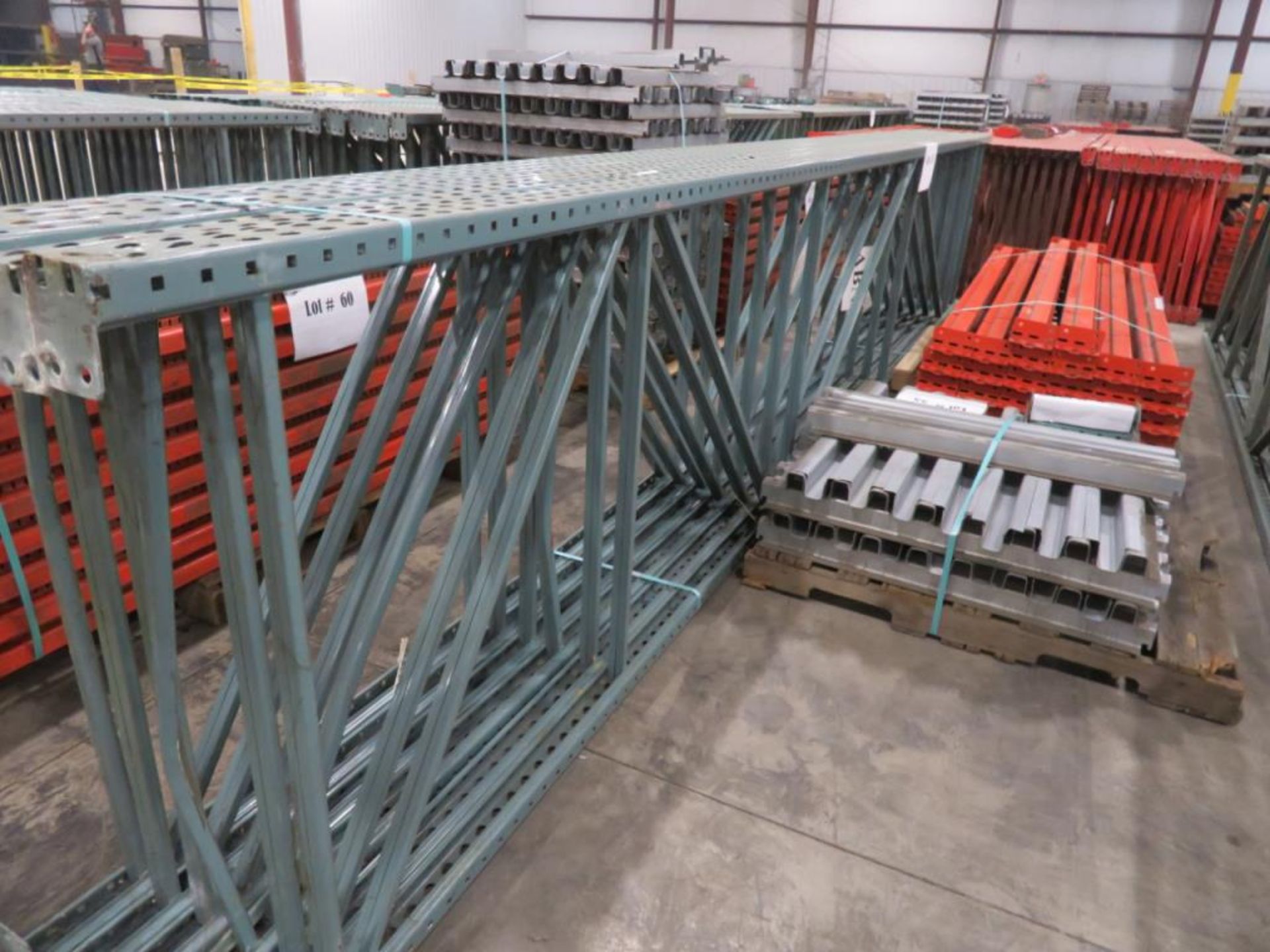 Interlake pallet racking 6 uprights 3" x 2 1/4" 44" 30', 32 beams 4" x 2 3/4" 8', 64 supports 4 7/8" - Image 8 of 8