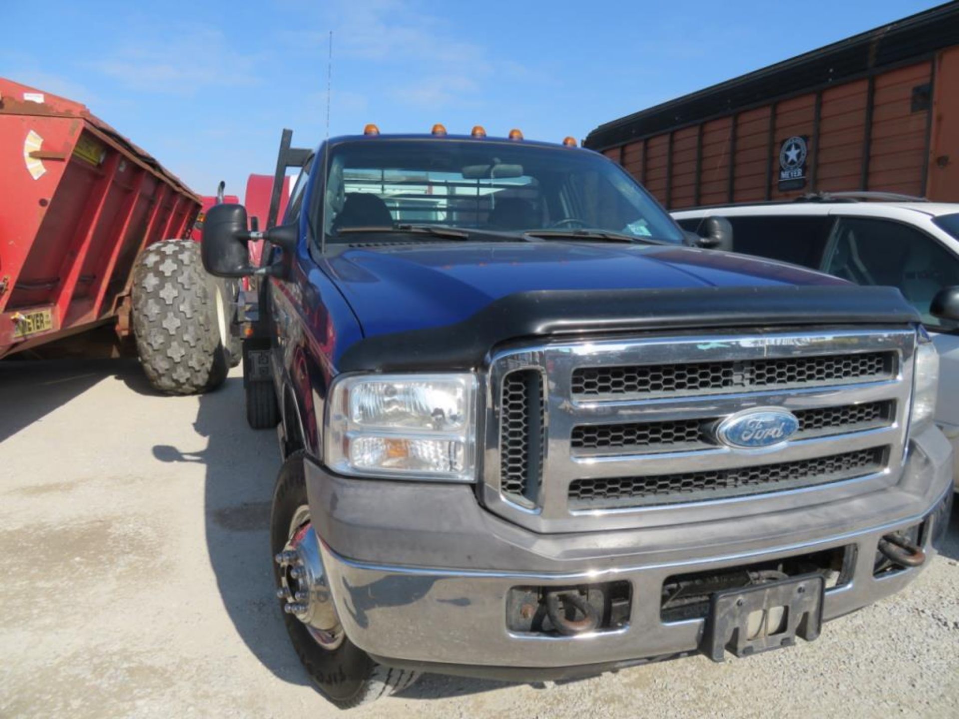 2000 F350 Reg Cab Dually Flatbed (title) 4x4, 6sp 260,100 miles, 7.3 Diesel New Transmission - Image 4 of 9