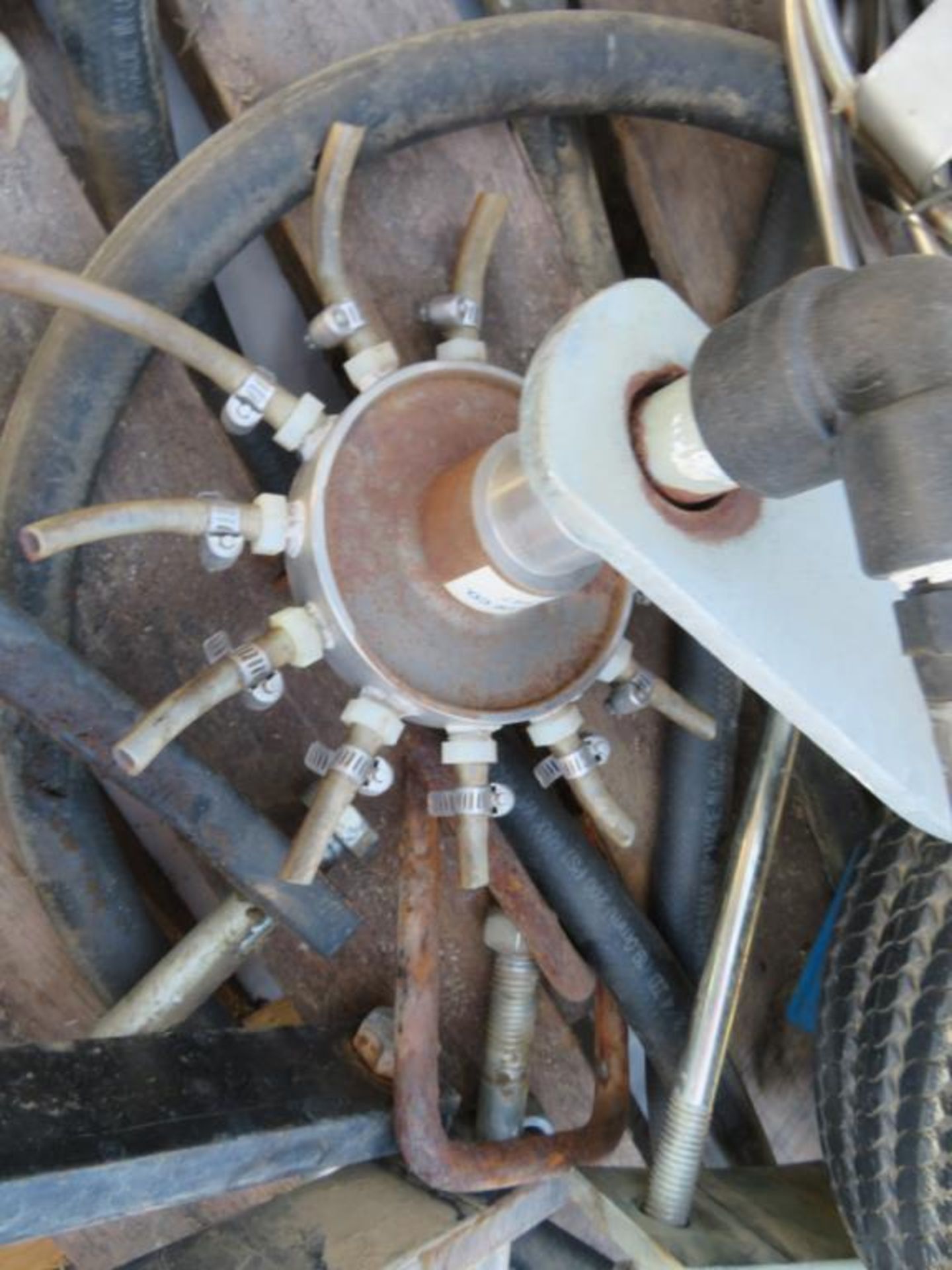 Kinze starter fertilizer unit for planter 2 squeeze pumps and down pressure wheels - Image 2 of 5