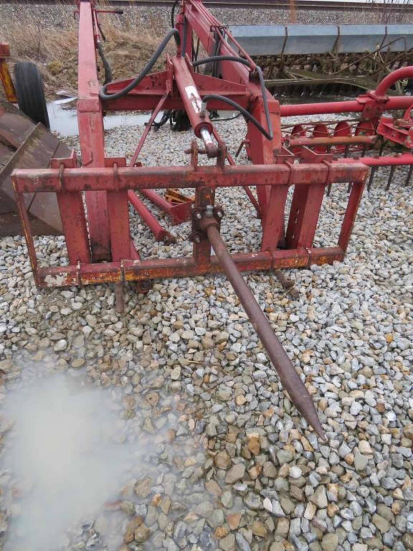 du-all front end loader for tractor w bucket and 3pt bale spear - Image 3 of 5