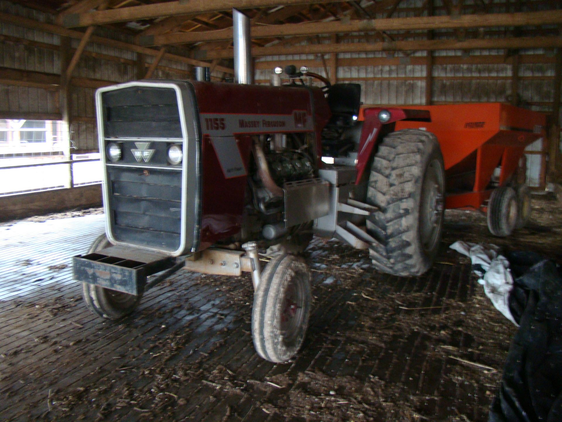 Massey Ferguson 1155 pulling tractor runs