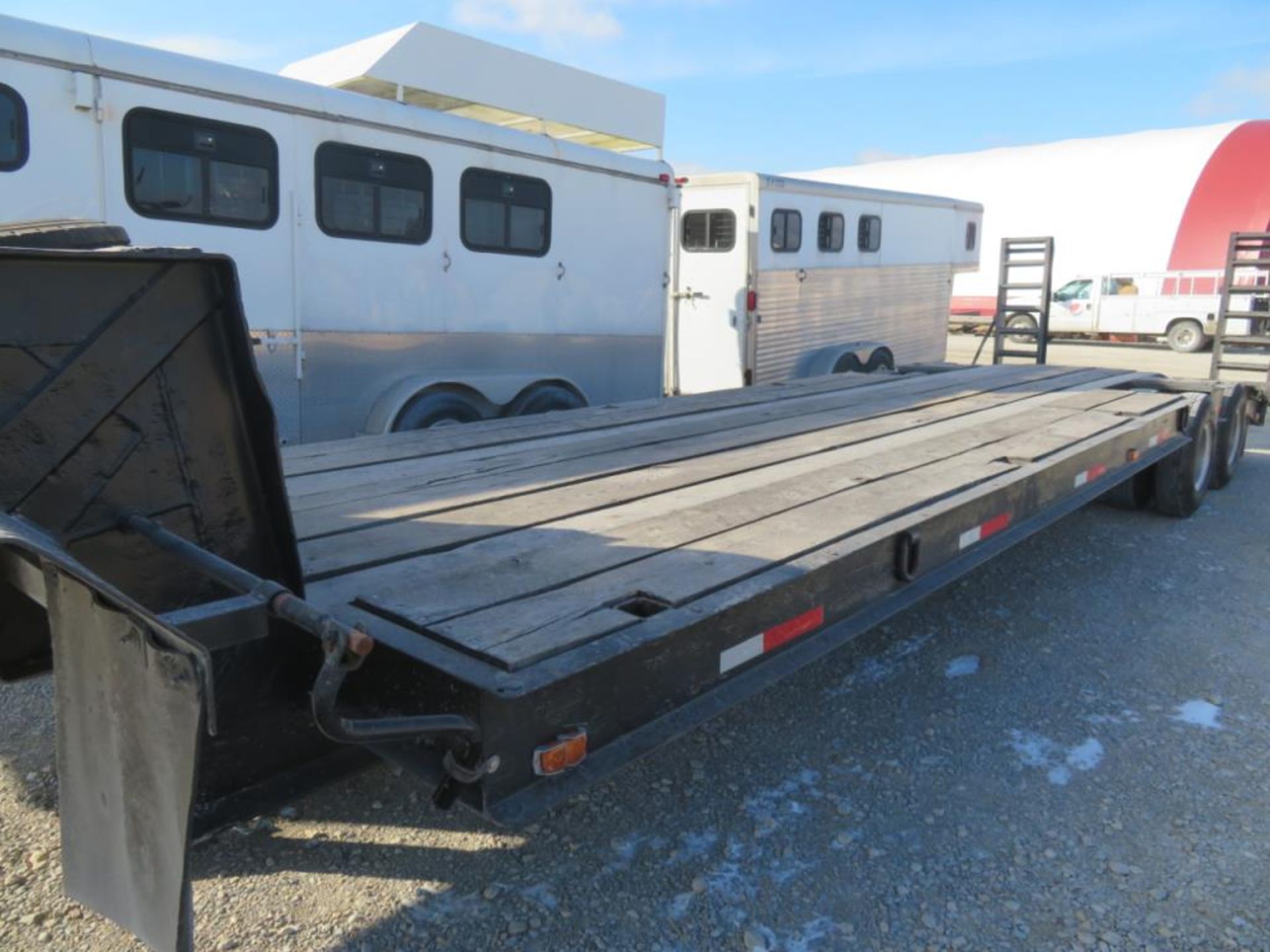 Drop Deck Semi Trailer New brakes, wheel bearings, wireing, lights, floor and paint. Used very - Image 3 of 4