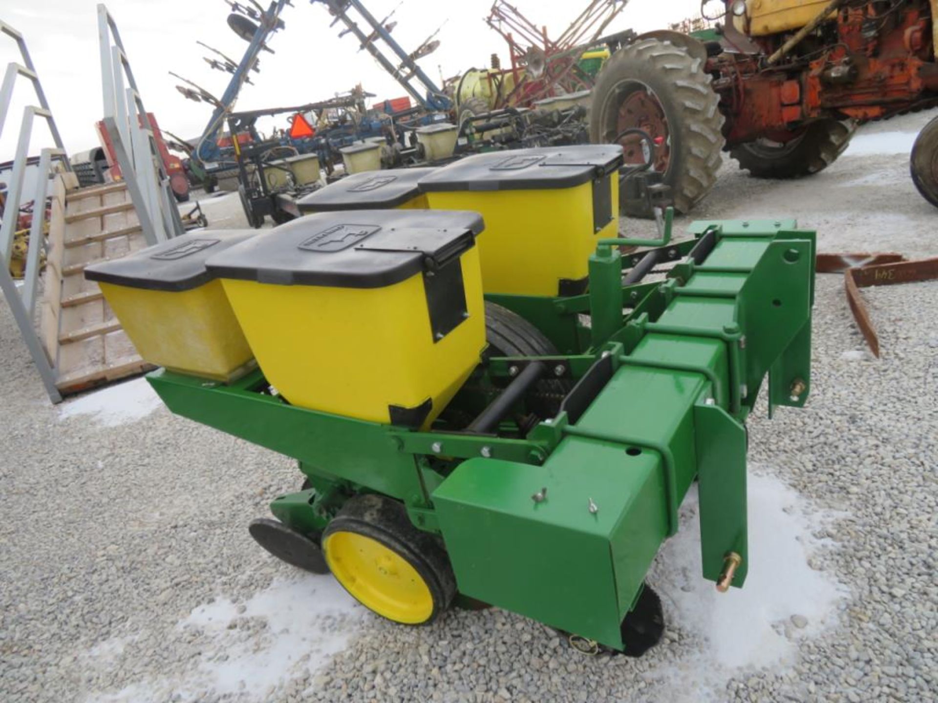 JD 2 row planter - Image 2 of 2