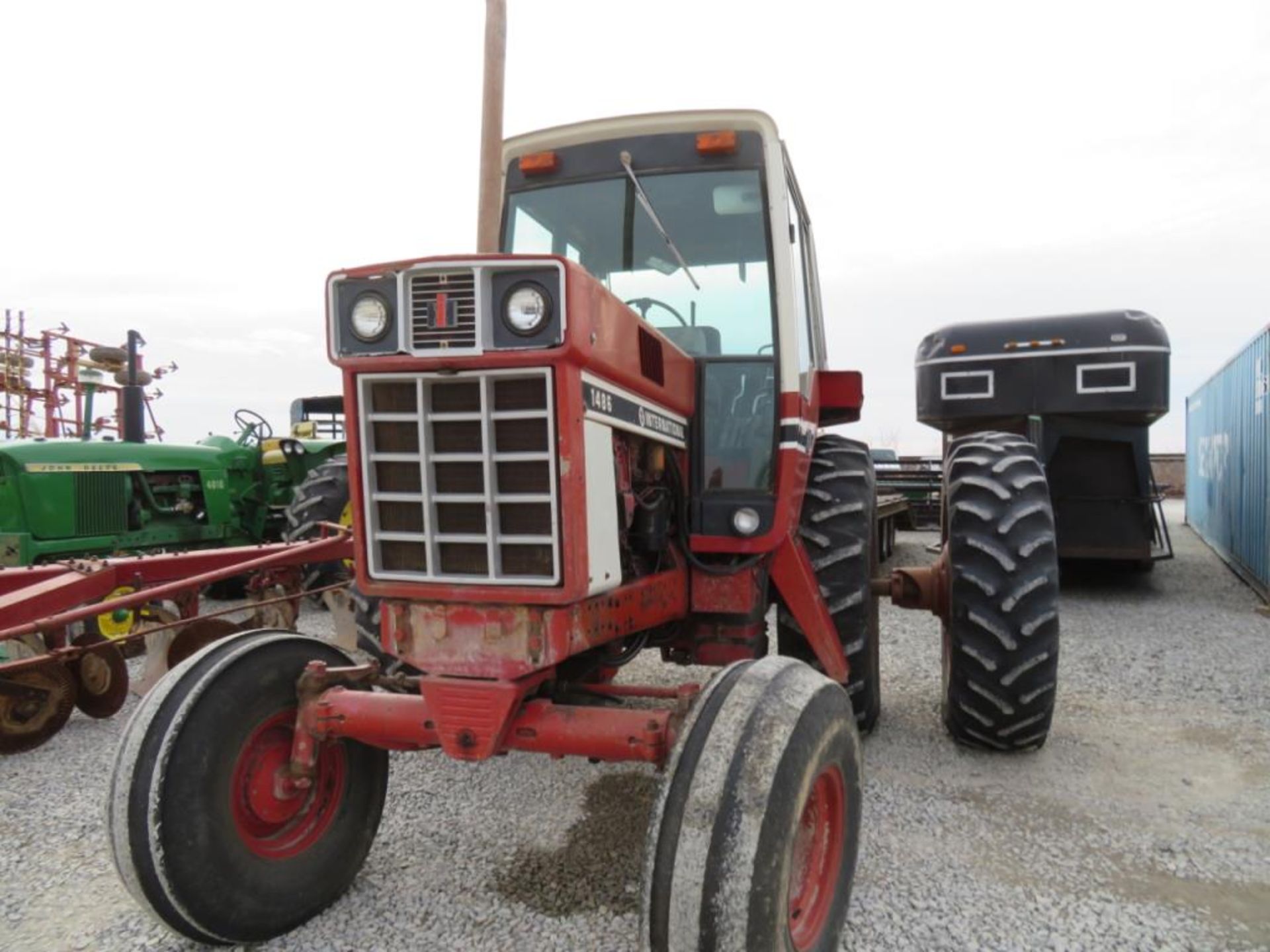 IH 1486 Tractor 16.9 - 35 Duals 30%, Dual PTO, Needs Battery, Interior in rough shape, was used this - Image 2 of 13