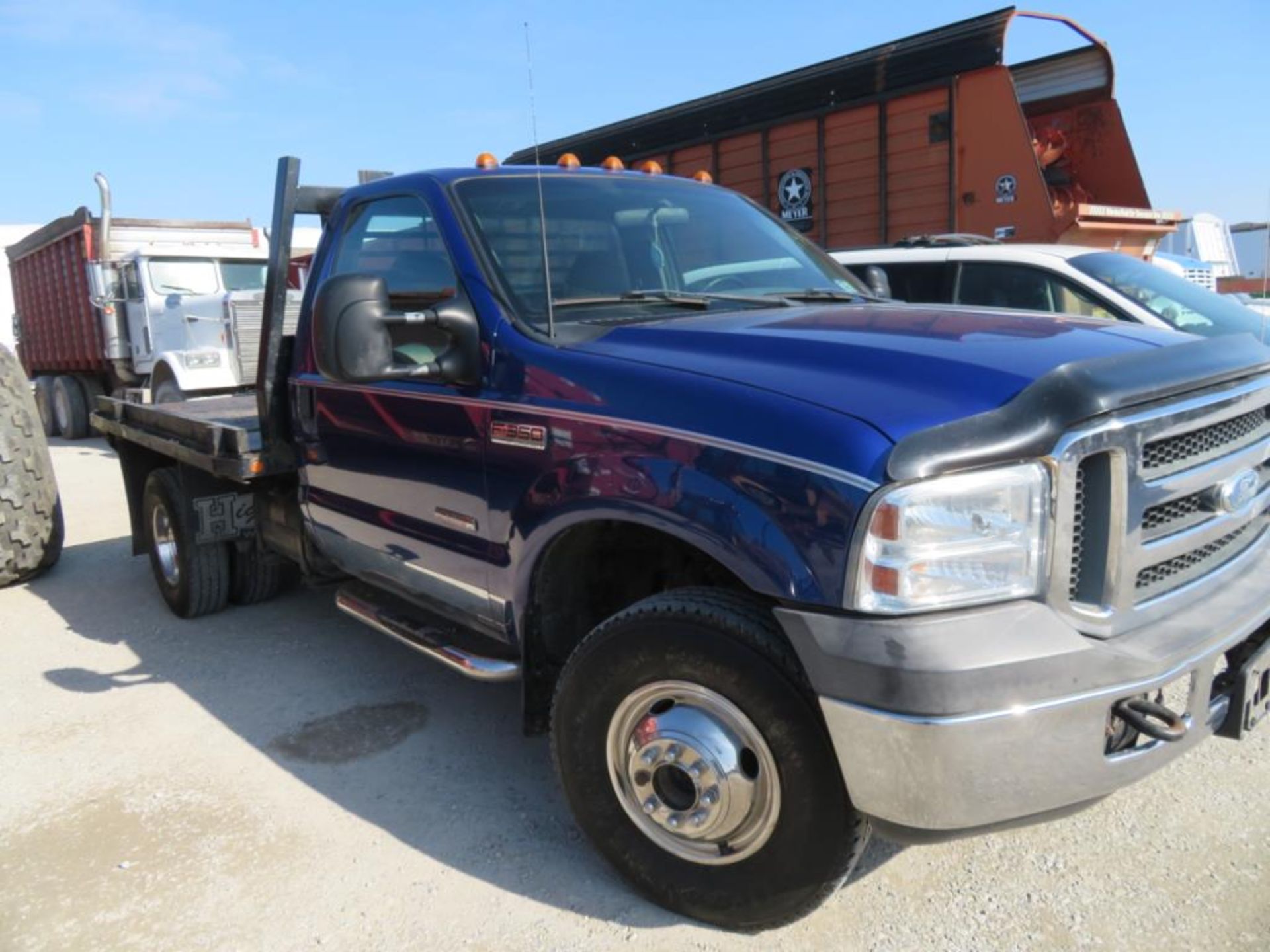 2000 F350 Reg Cab Dually Flatbed (title) 4x4, 6sp 260,100 miles, 7.3 Diesel New Transmission - Image 5 of 9