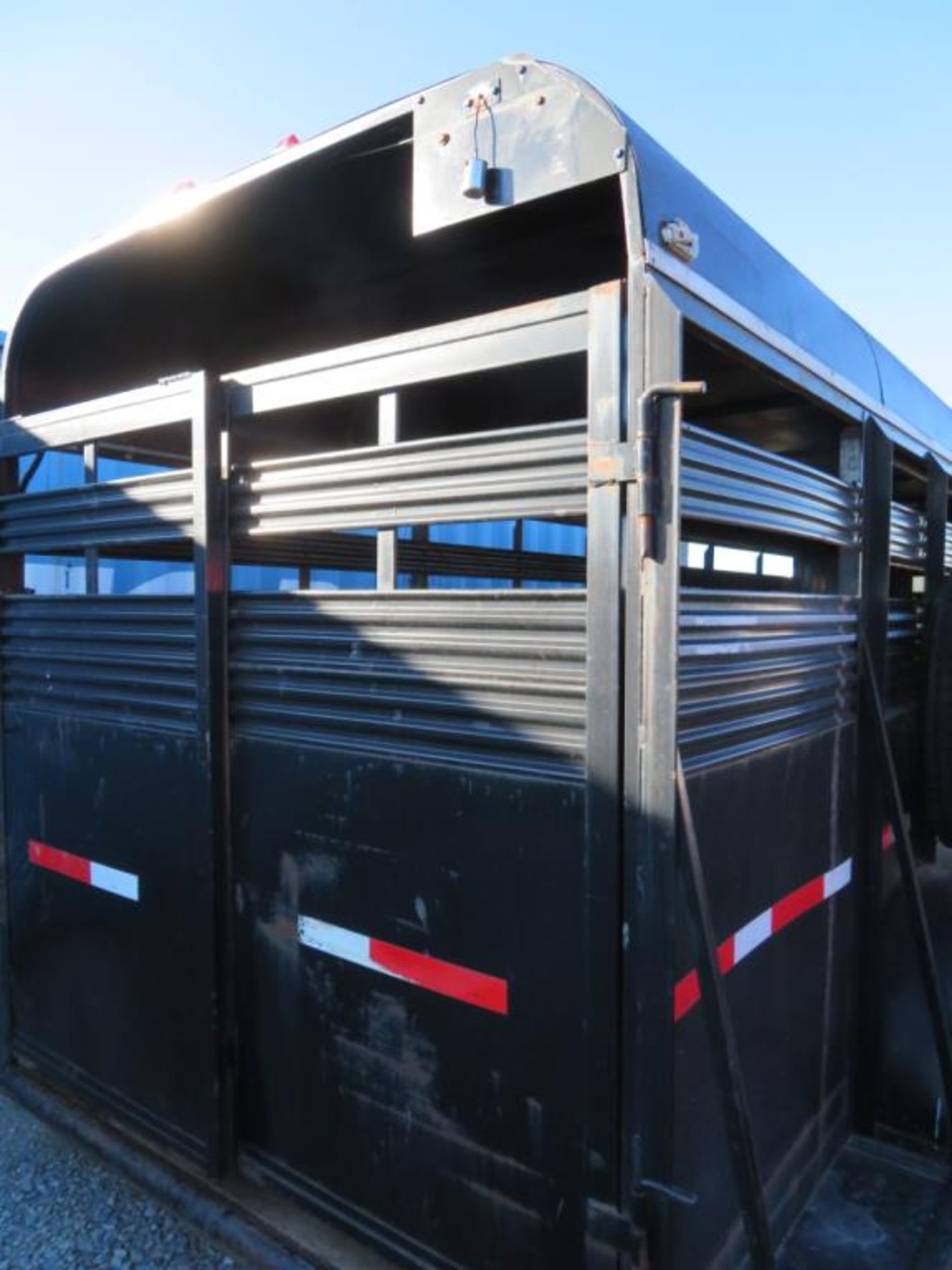 1987 rawhide 20ft gooseneck livestock trailer (Title) - Image 4 of 5