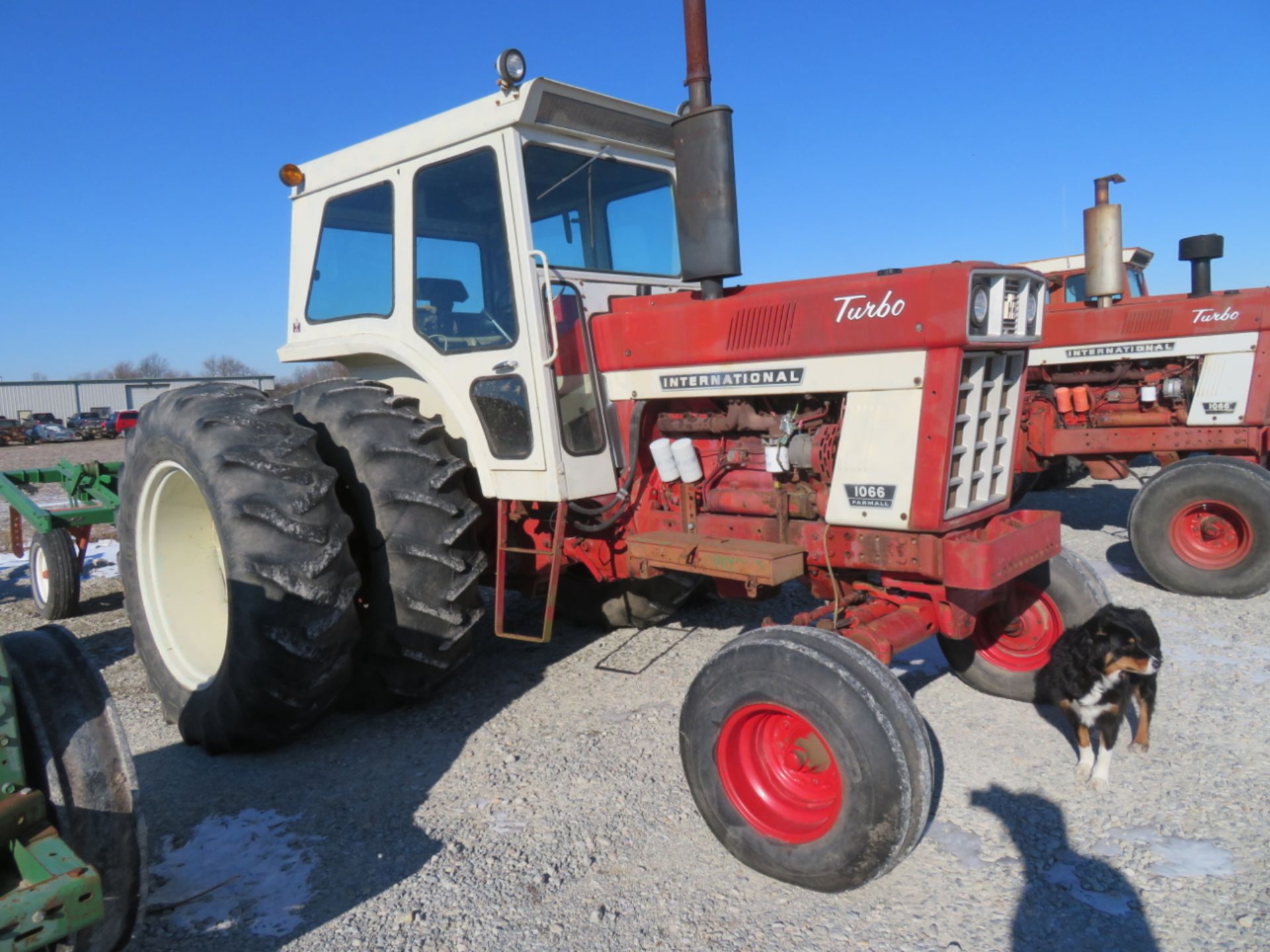 IH 1066 tractor w/cab 4,662 hours serial 2610159U017255 - Image 7 of 8