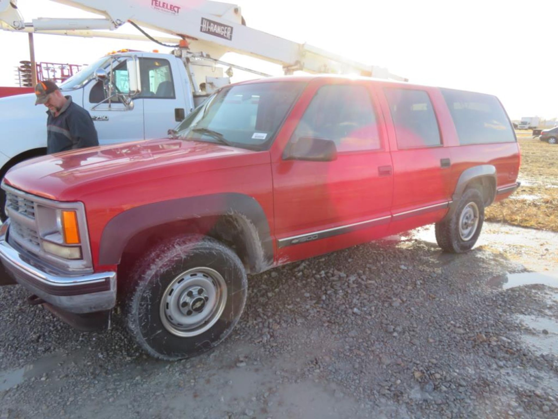 1999 Chevrolet Suburban 53,743 miles (title) 1 owner, 5.7 Ltr gas, missing 3rd seat