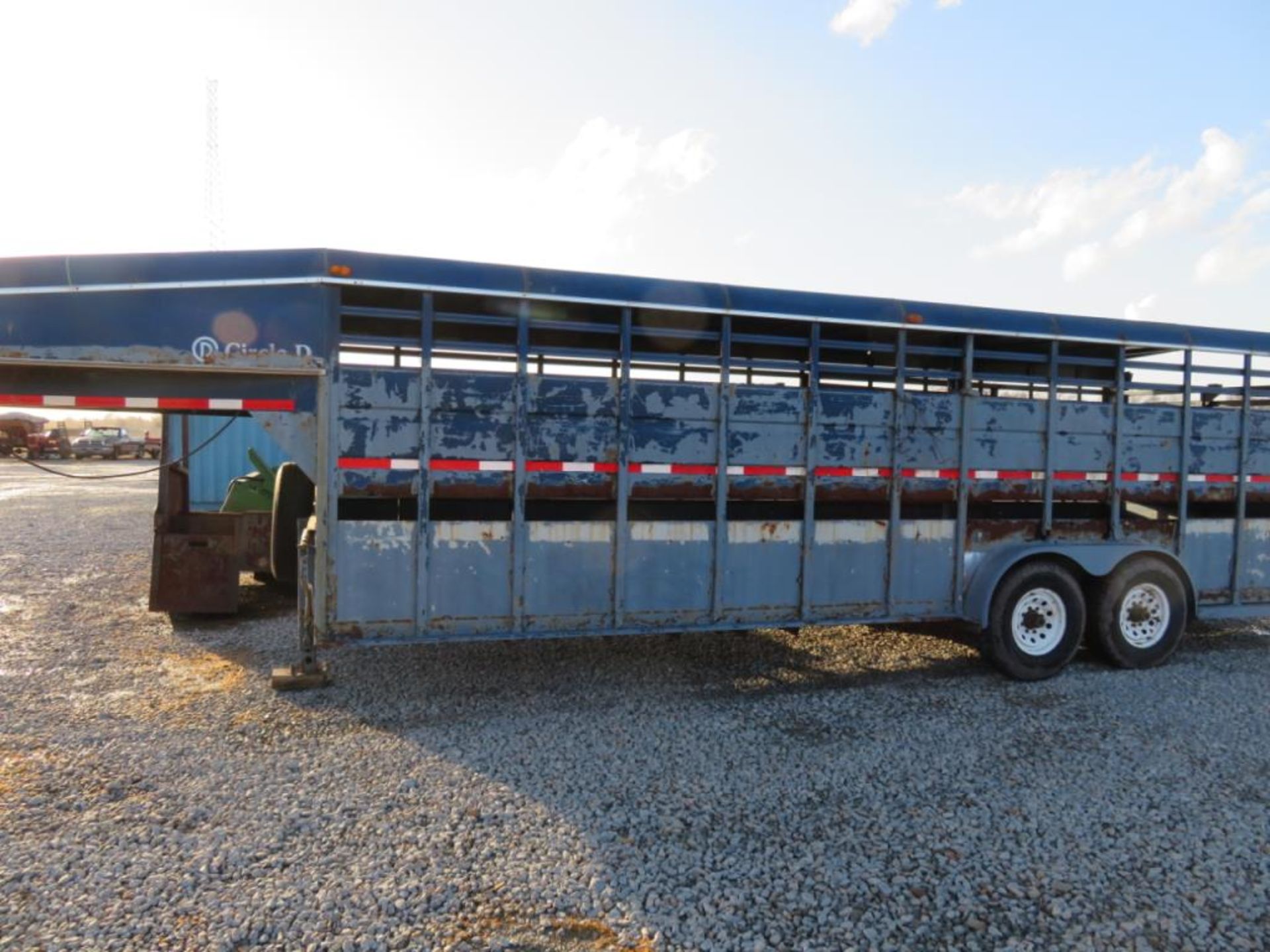 circle d livestock trailer (title) - Image 3 of 4