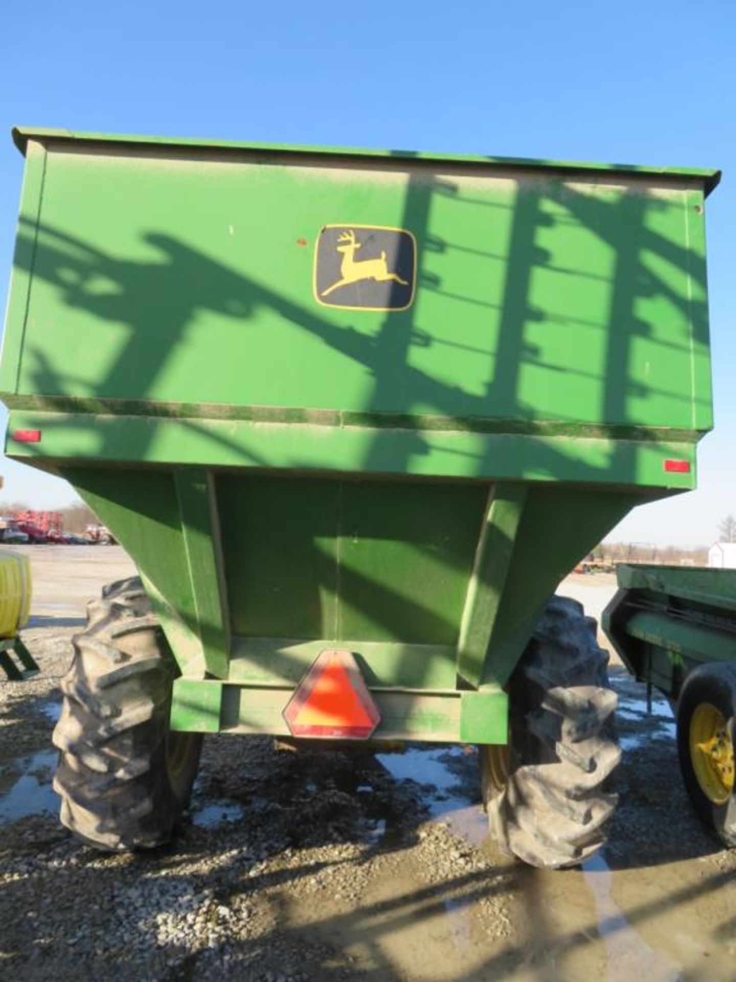 JD 1210 Auger Wagon(Grain Cart) 400 Bushel Gear Box is bad - Image 5 of 5