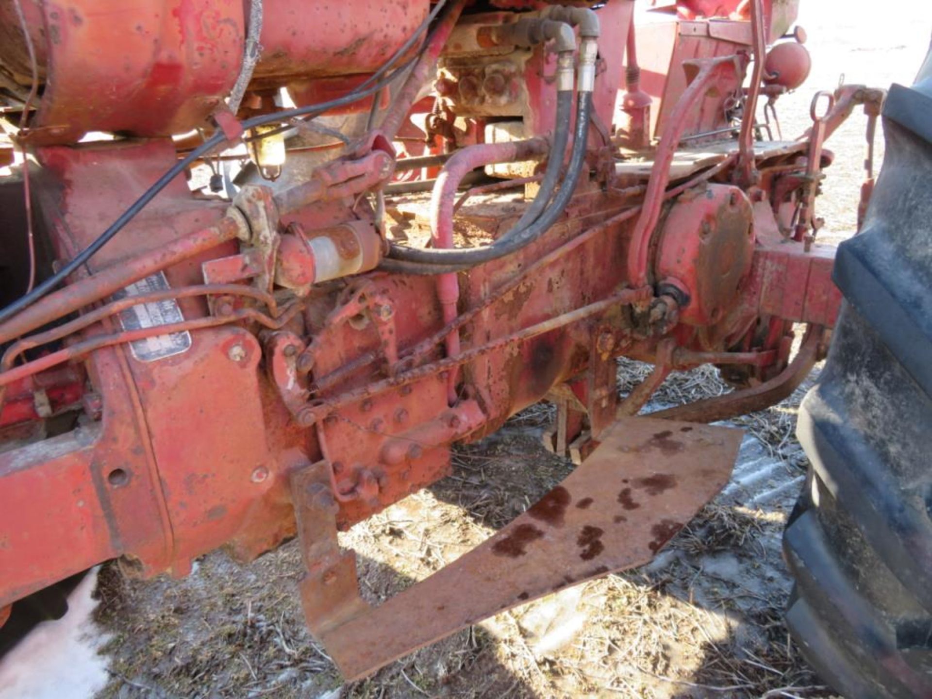International 560 NF tractor 4,958 hrs serial 54895 gas - Image 3 of 8