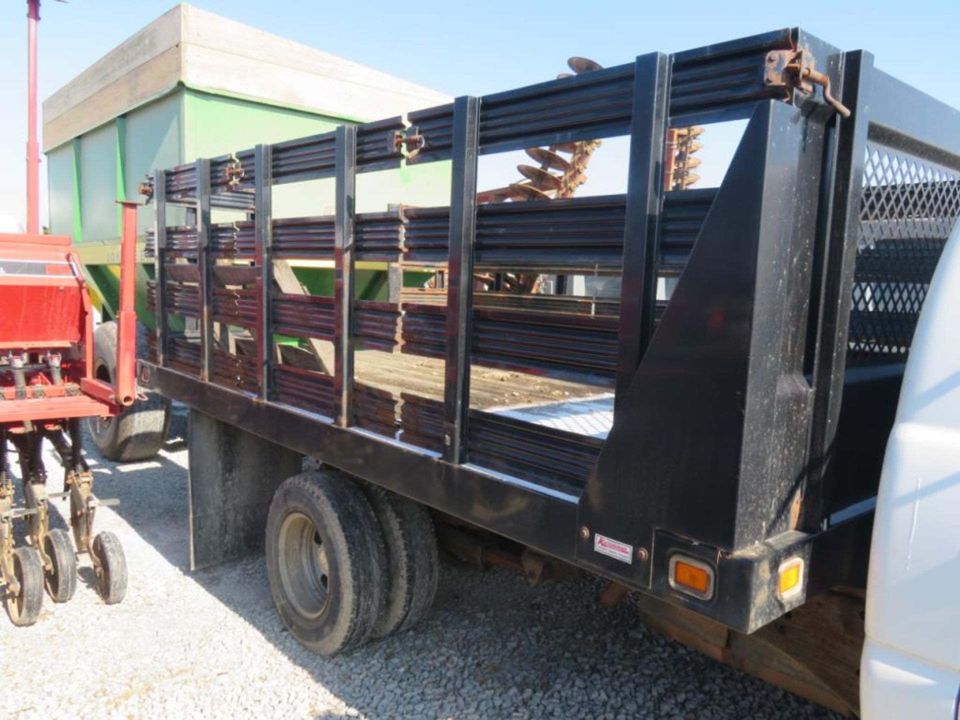 2007 Chevrolet flatbed (title) 3500 flatbed 539,000 miles - Image 4 of 4