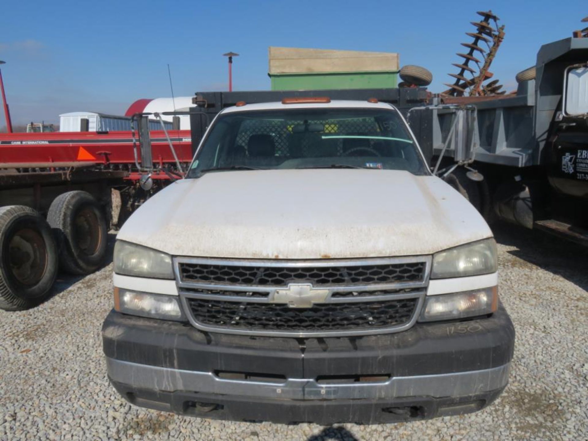 2007 Chevrolet flatbed (title) 3500 flatbed 539,000 miles - Image 2 of 4