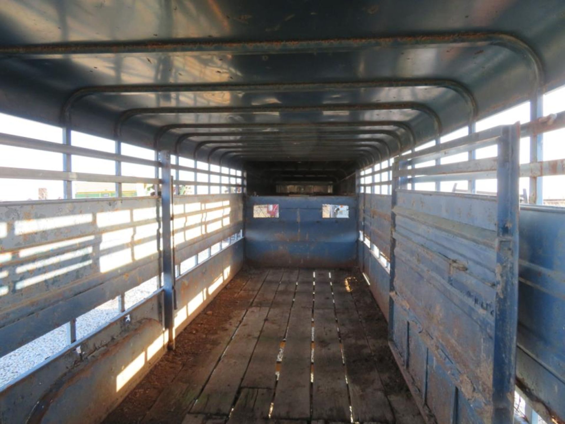 circle d livestock trailer (title) - Image 4 of 4