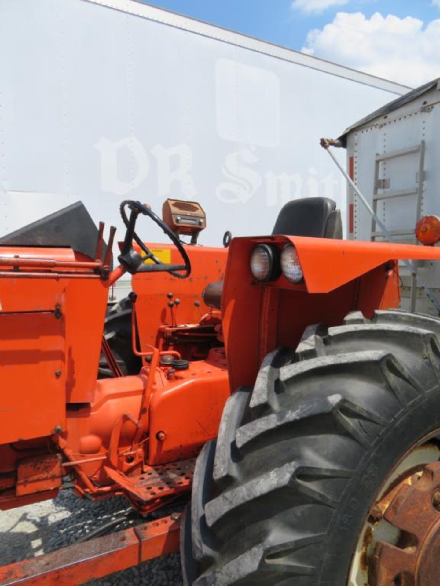 1974 Allis Chalmers 175 gas tractor wide front, w/Allis Chalmers 517 loader (runs excellent) - Image 15 of 20