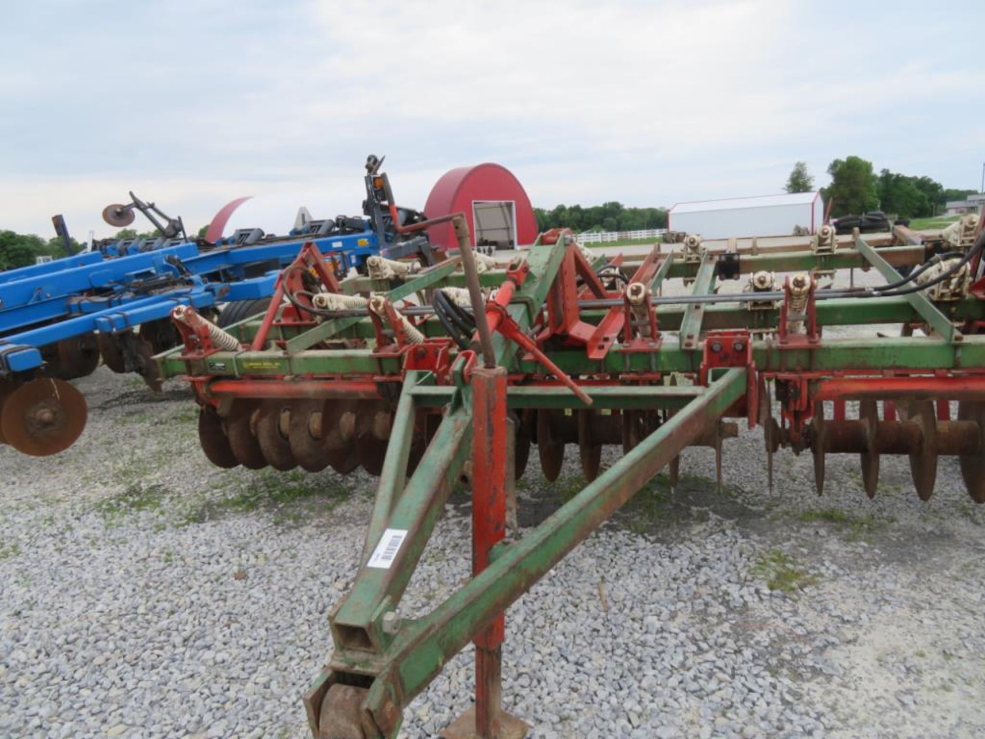 Glencoe soil saver 11 shank - Image 2 of 8