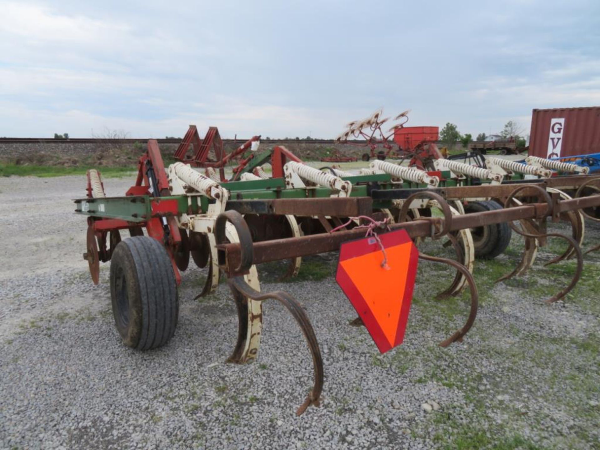 Glencoe soil saver 11 shank - Image 7 of 8