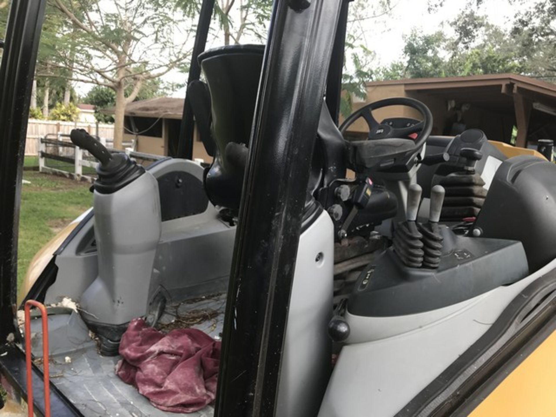 CAT 420F COMBINATION BACKHOE WITH BUCKET & BACKHOE - CAT0420FCSKR02081 - 3,874 HOURS - Image 6 of 23