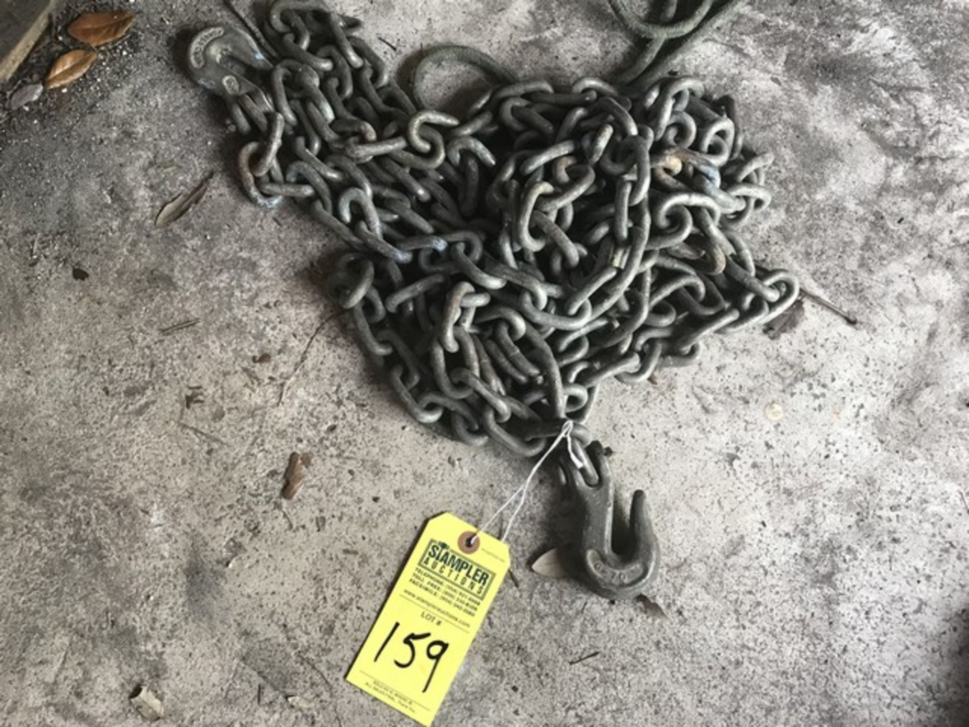 CHAIN WITH HOOK ENDS