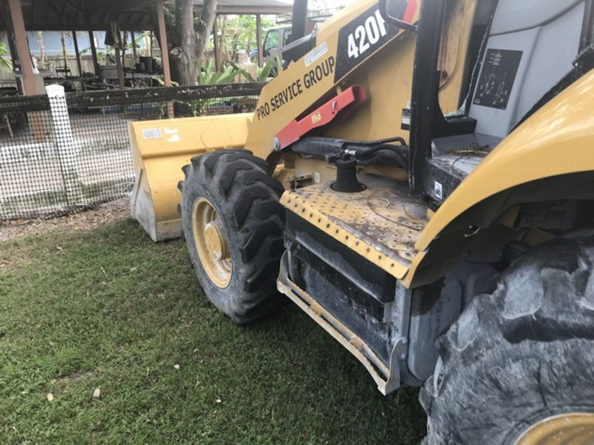 CAT 420F COMBINATION BACKHOE WITH BUCKET & BACKHOE - CAT0420FCSKR02081 - 3,874 HOURS - Image 18 of 23