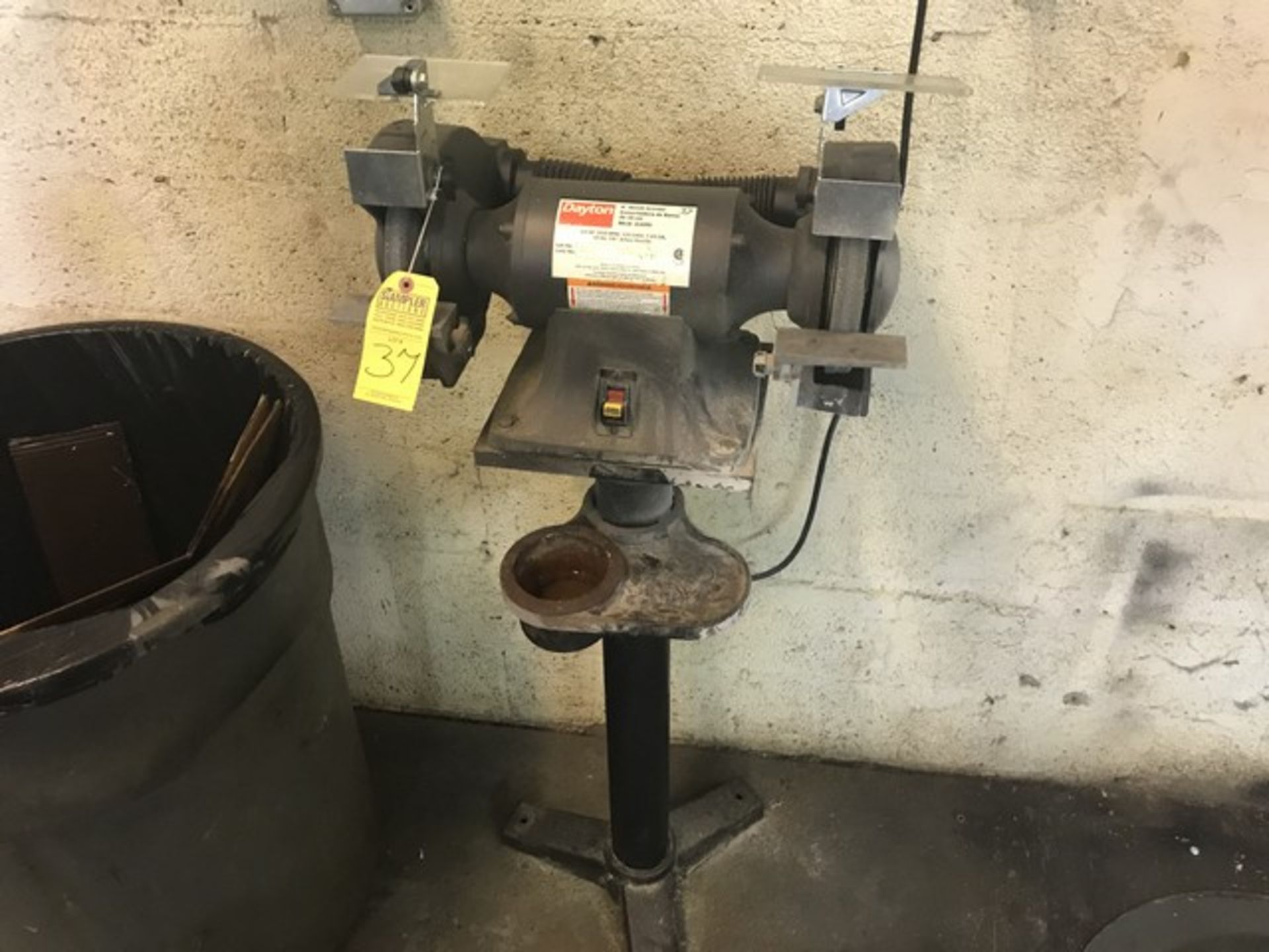 DAYTON 8'' DOUBLE GRINDER WITH STAND - 3/4 HP