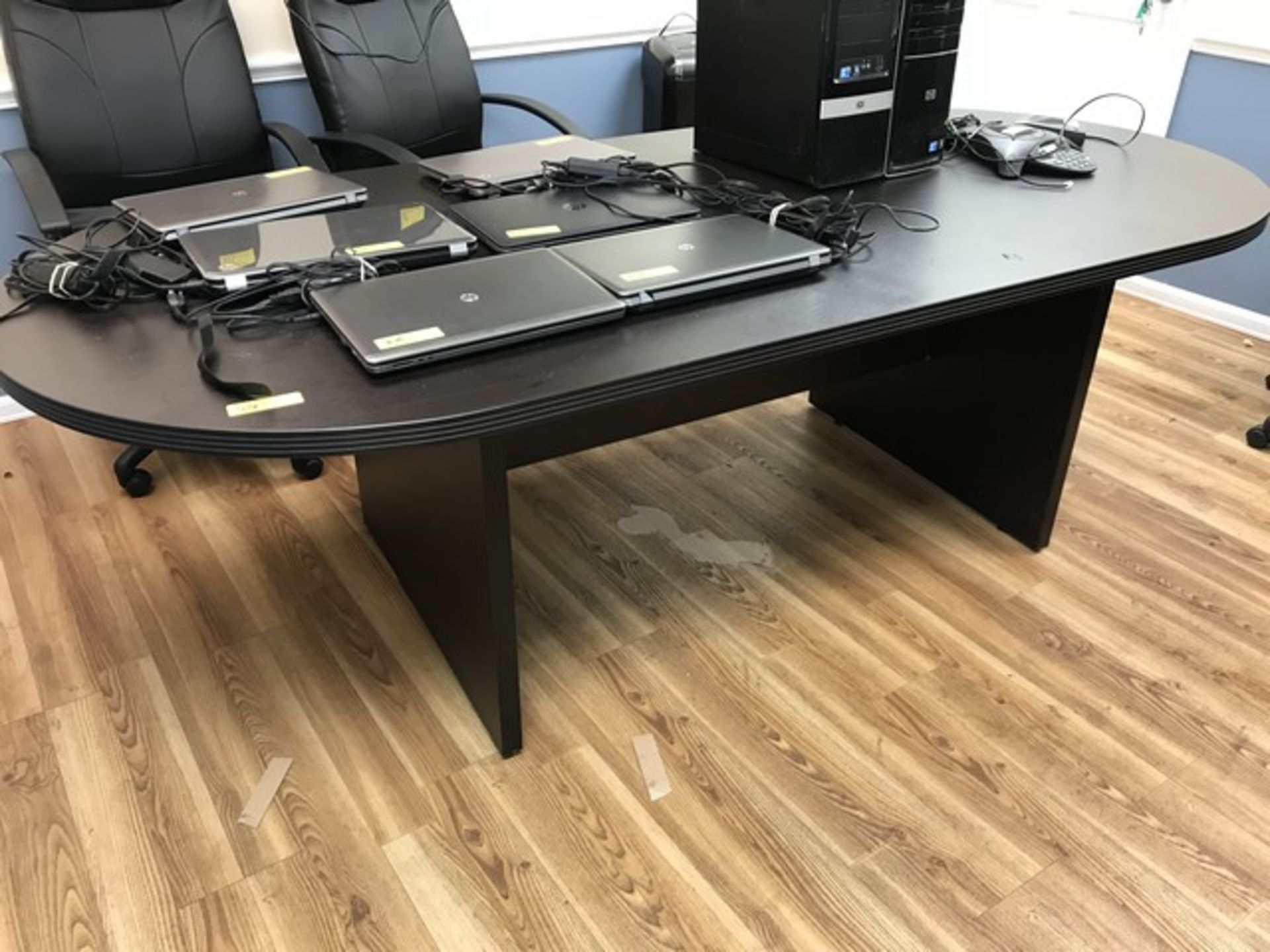 8' OVAL CONFERENCE TABLE