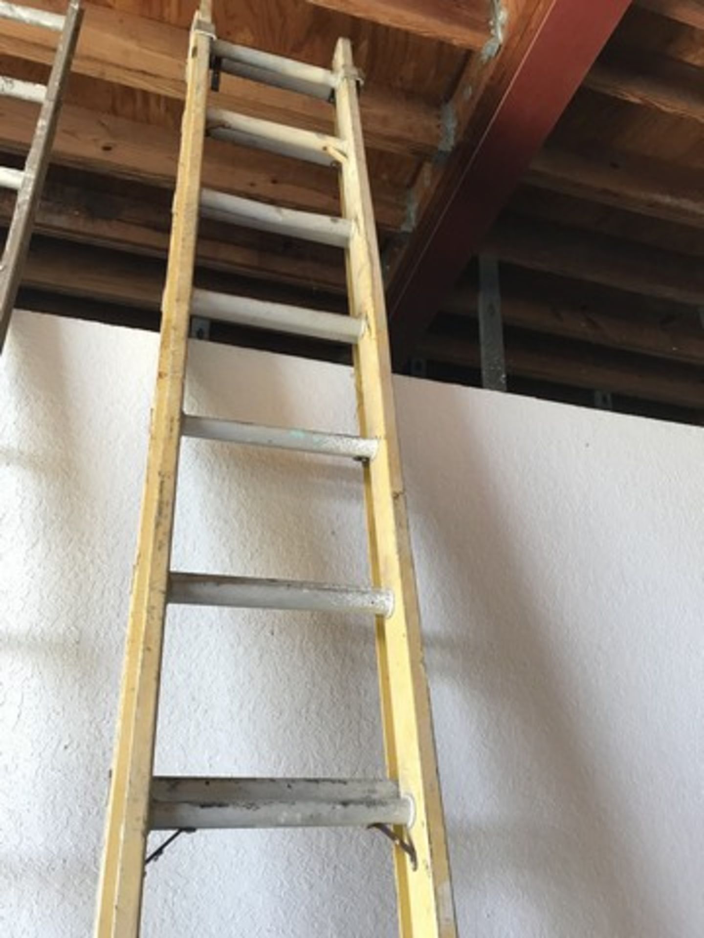 24' EXTENSION LADDER