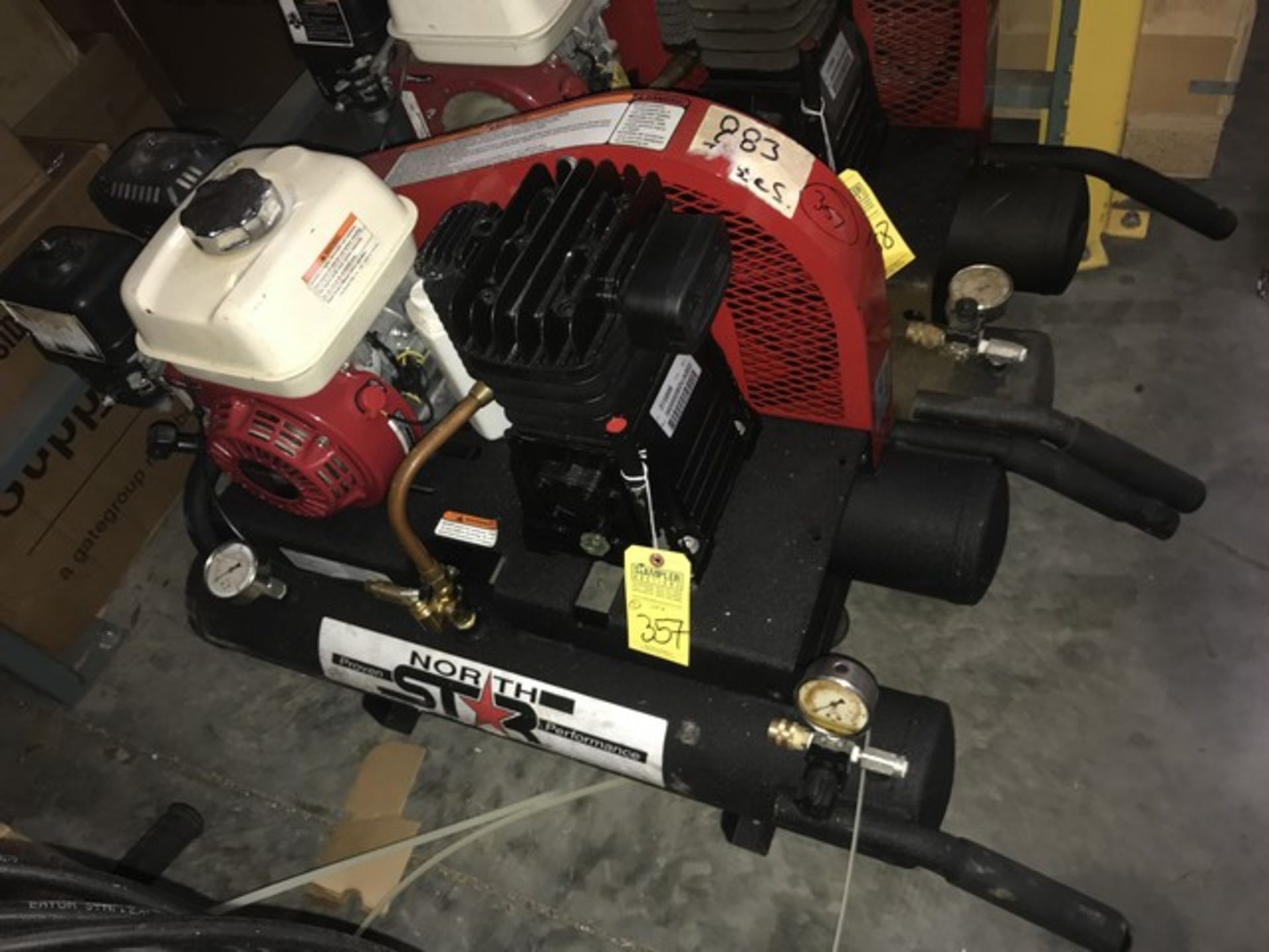 NORTH STAR AIR COMPRESSOR - 8 GALLON / 130 PSI / HONDA GX160 MOTOR