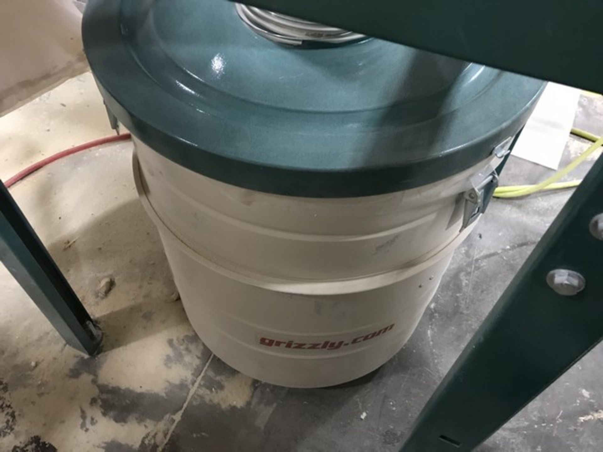 GRIZZLY G0601 5HP DUST COLLECTOR - Image 4 of 5