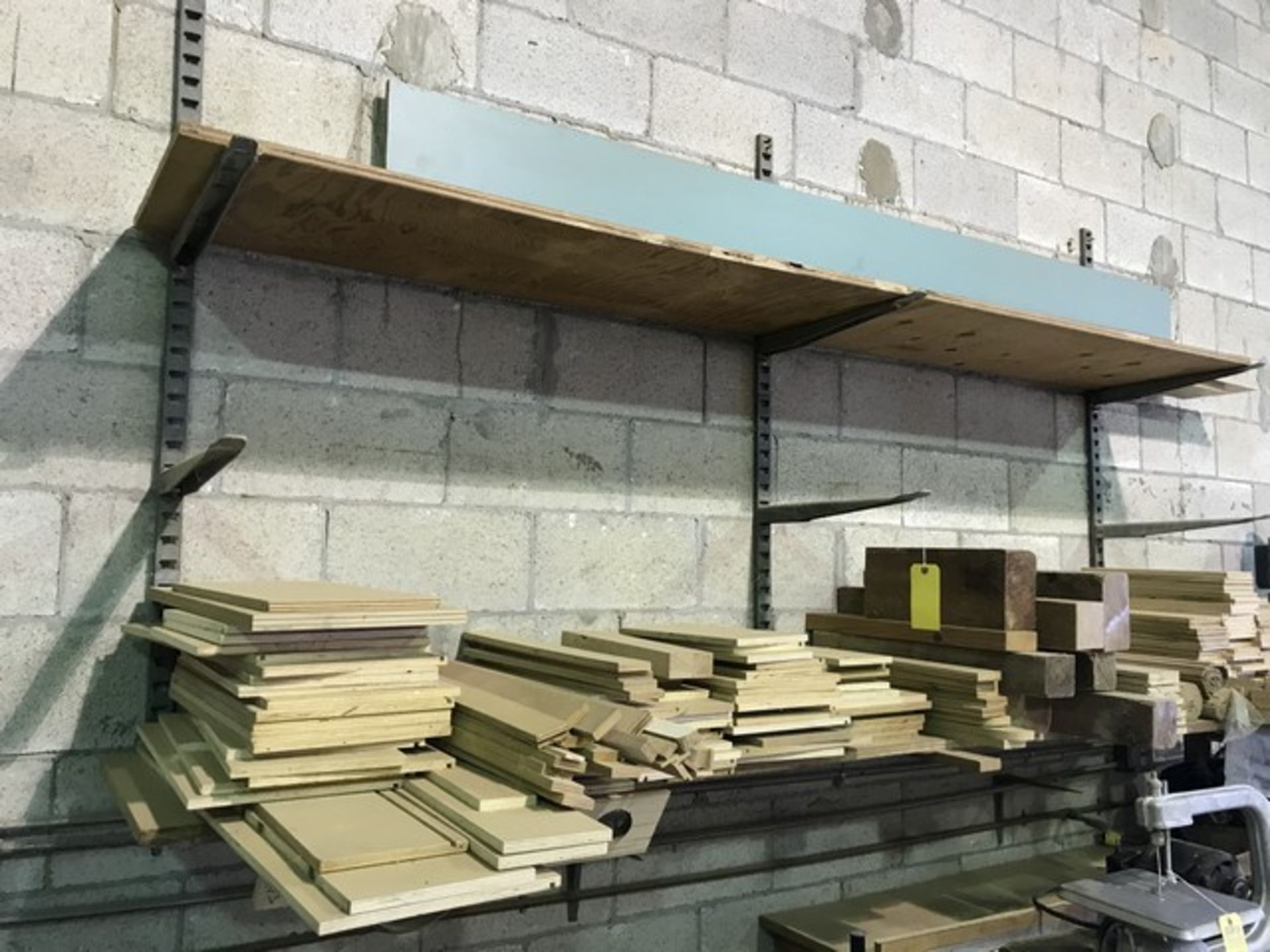 LOT WOOD MATERIAL WITH SHELVING