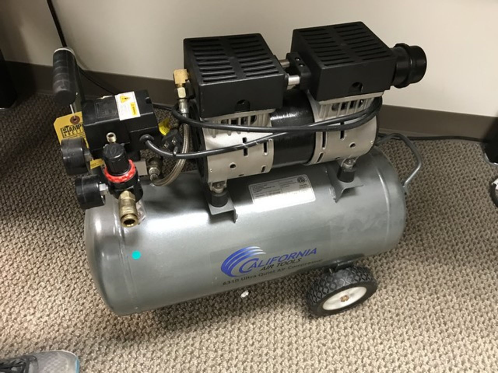 CALIFORNIA AIR TOOLS AIR COMPRESSOR - 6.3 GALLON / 120 PSI / 1 HP