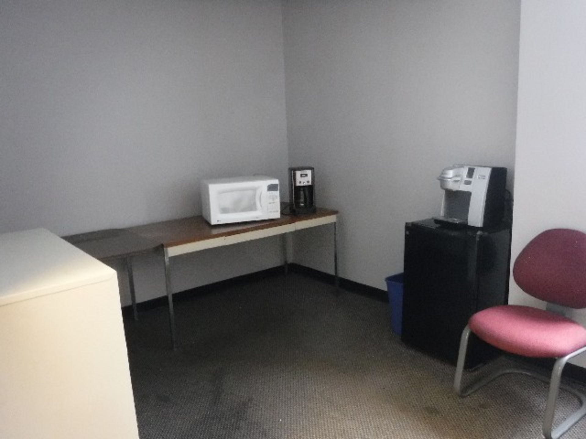 LOT: CONTENTS OF OFFICE
