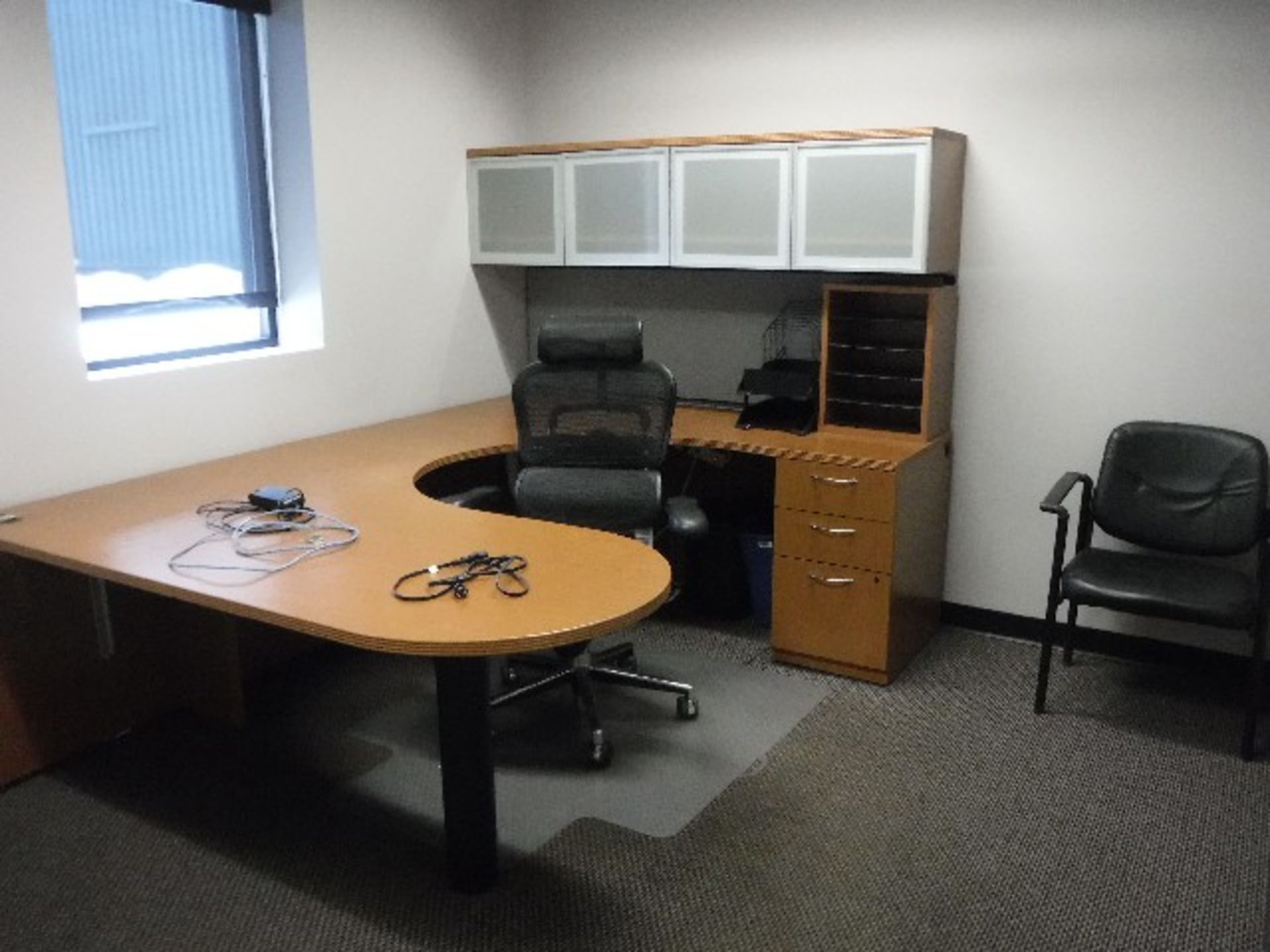 LOT: CONTENTS OF OFFICE