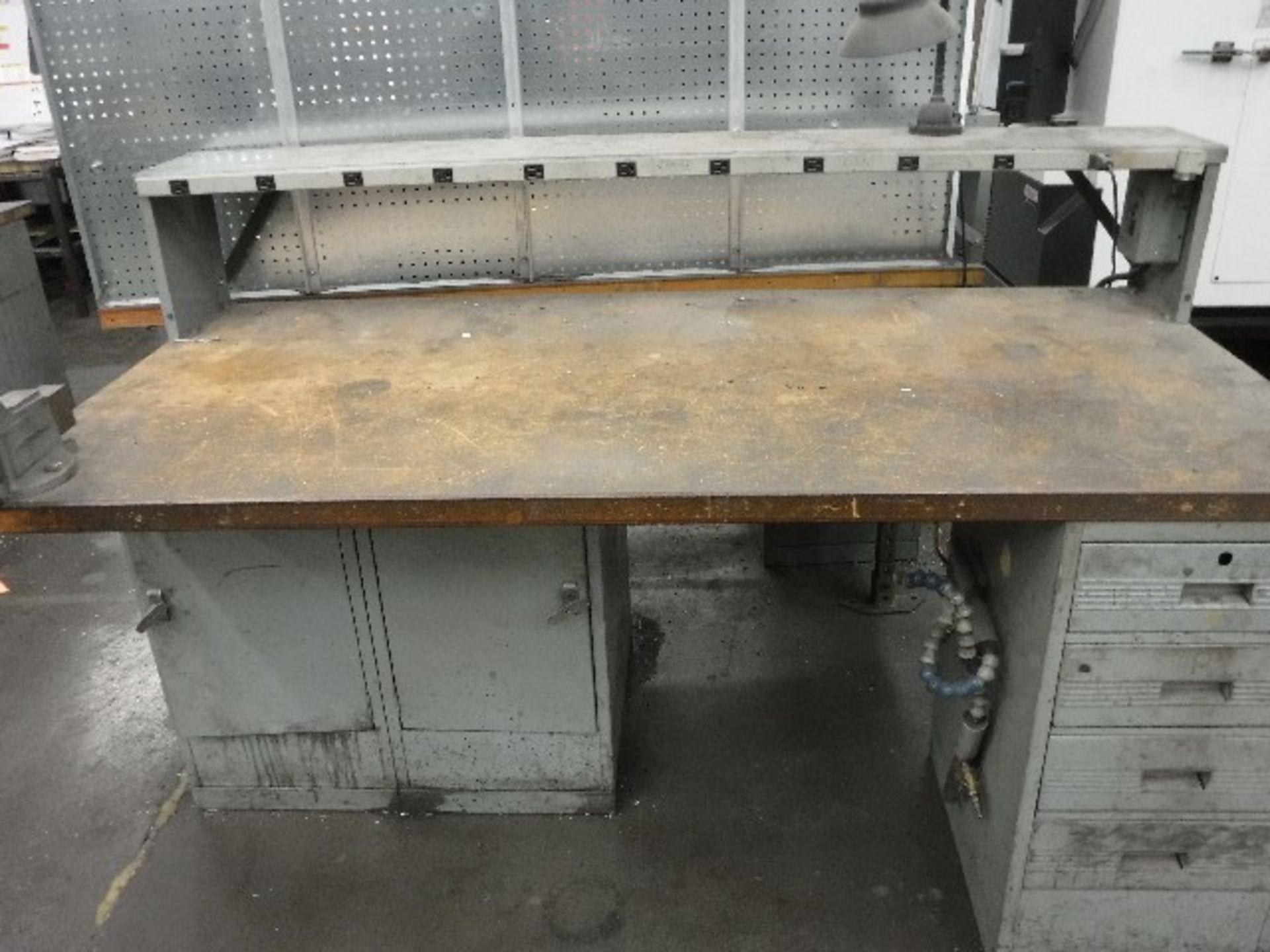 LOT: DESK W/ CONTENTS