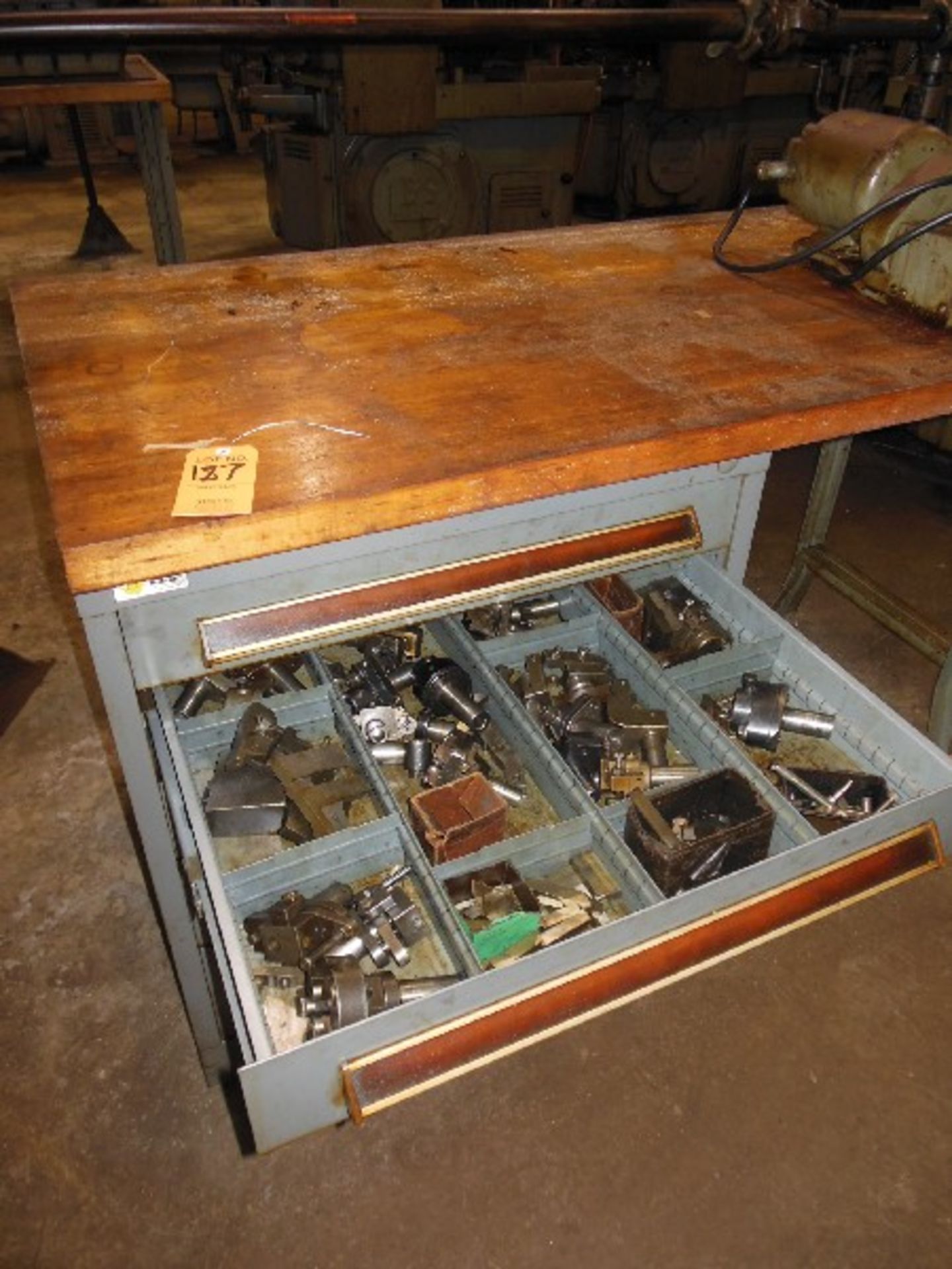 LOT: VIDMAR CABINET & TOOLS