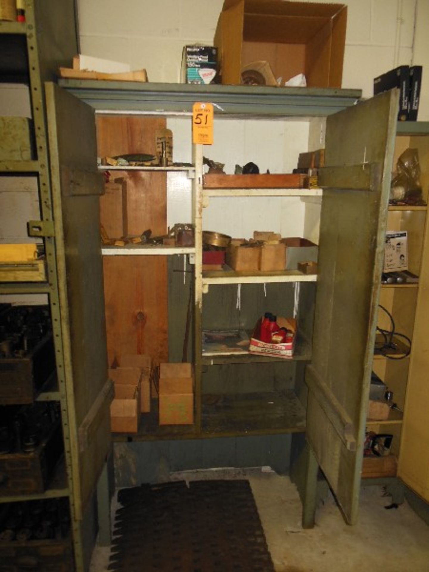 LOT: WOOD CABINET W/ CONTENTS