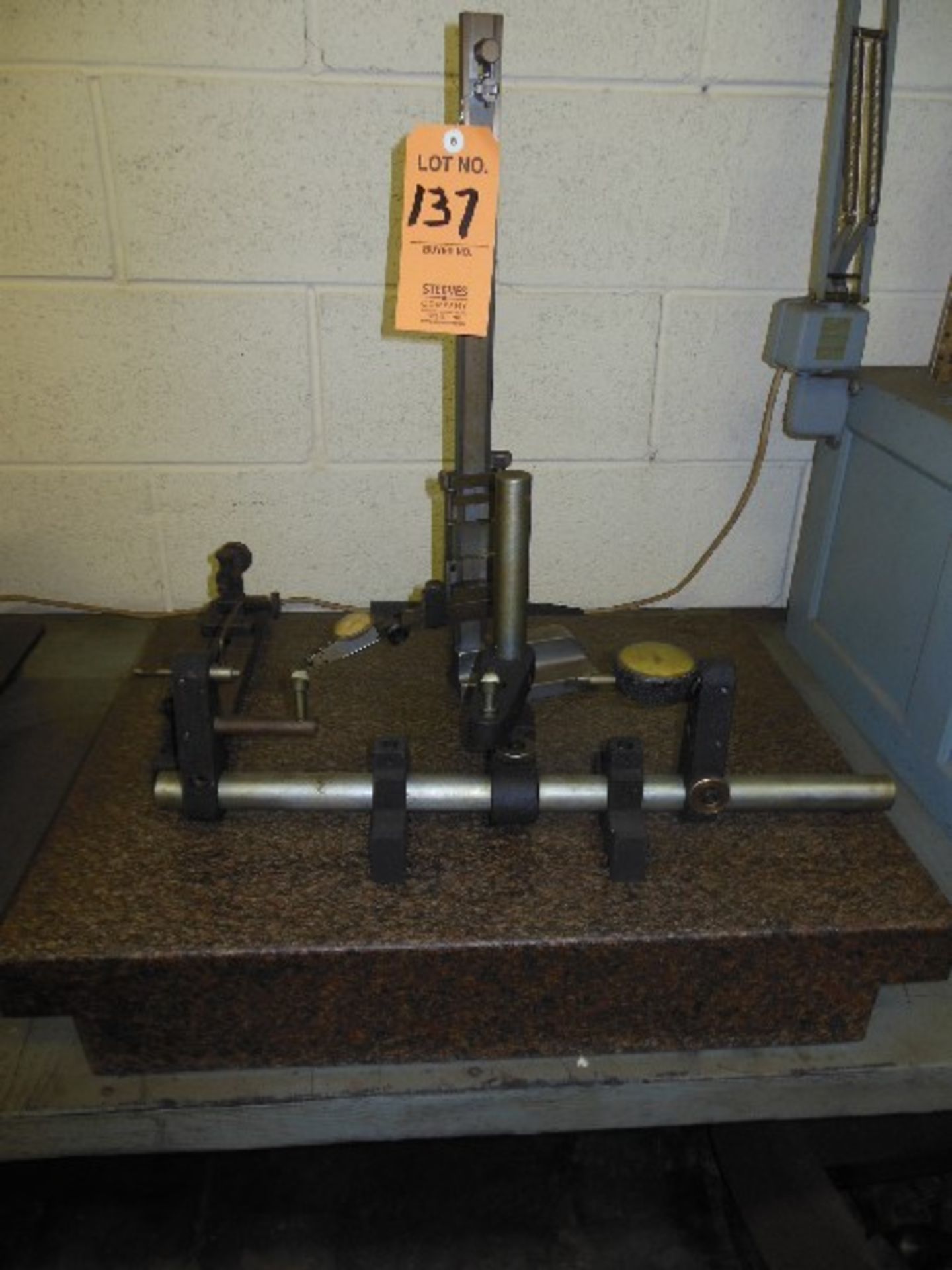 LOT: SURFACE PLATE W/ HEIGHT GAUGE & CENTERS