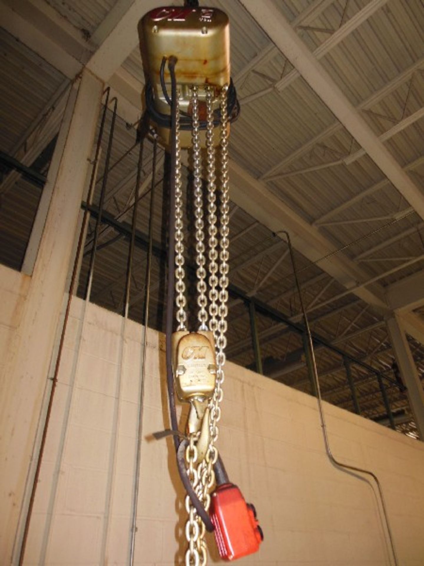 C/M 2-TON ELECTIC CHAIN FALL