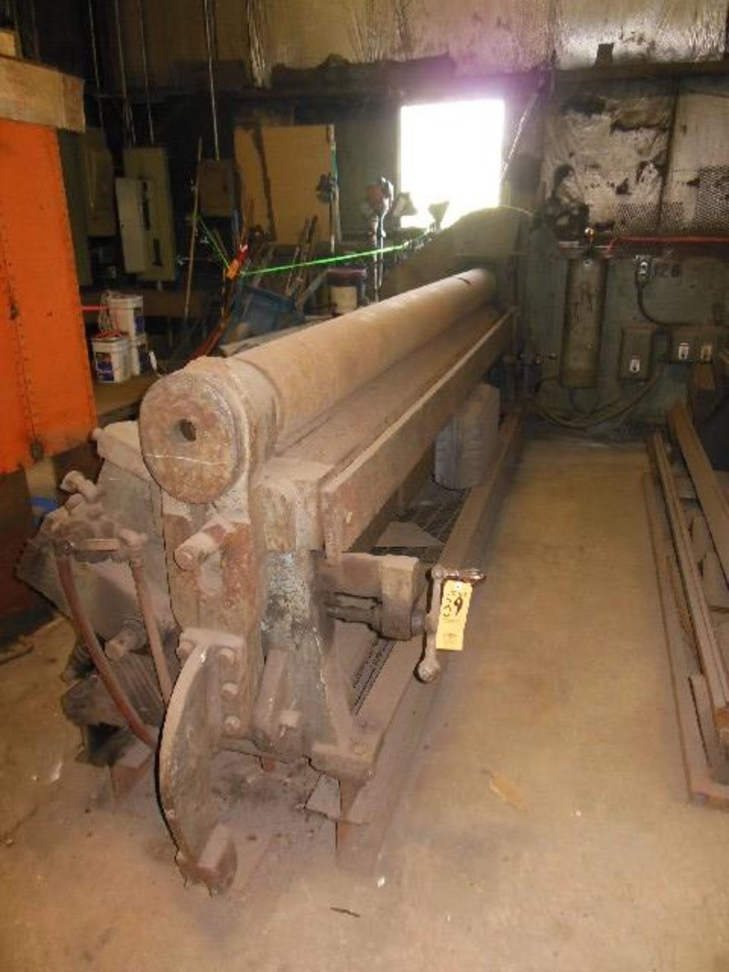 BERTSCH 10' X 3/8" BENDING ROLLS, 7 1/2" TOP ROLL AIR LIFT (NEEDS REPAIR)