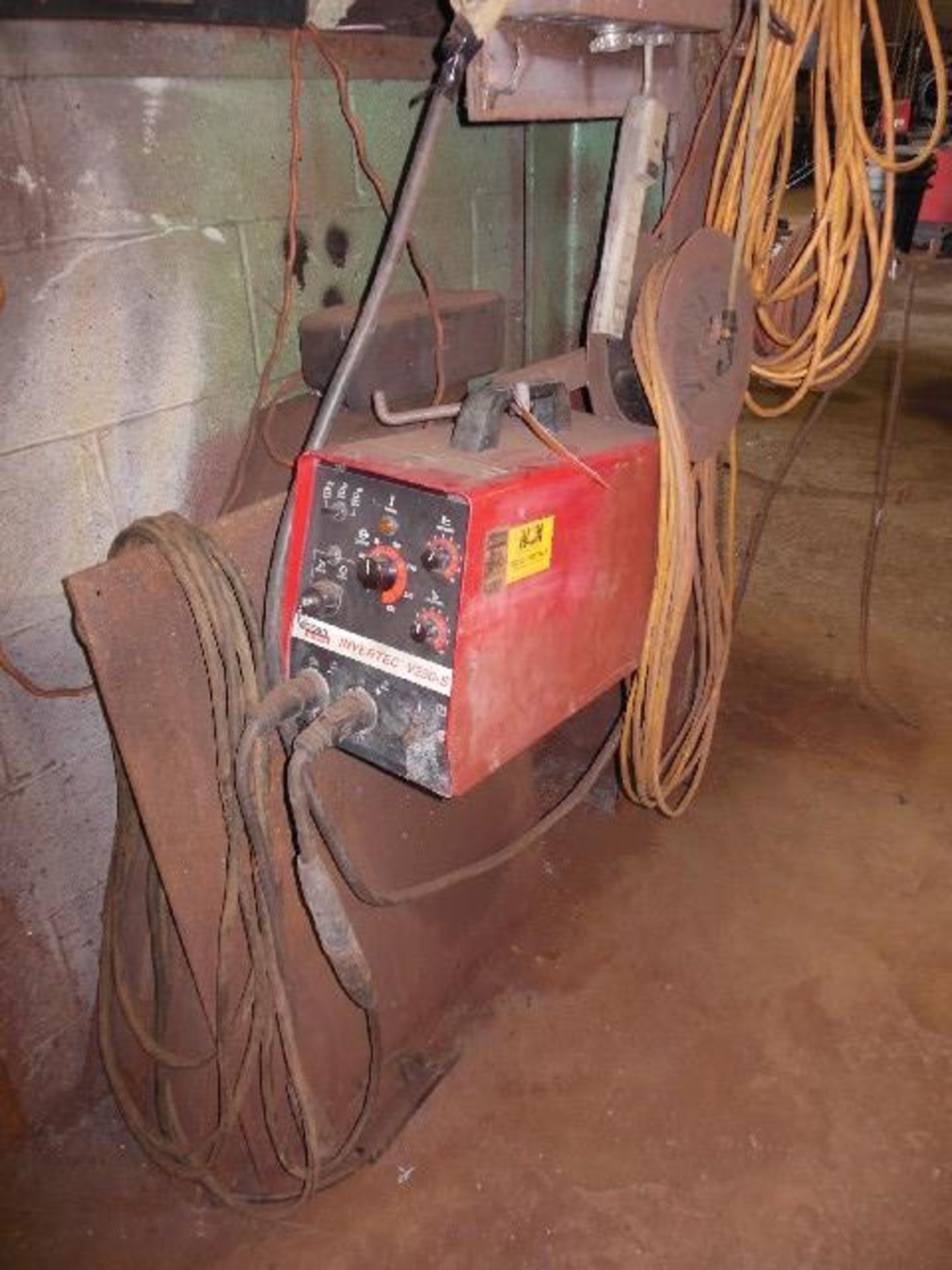 LINCOLN INVERTEC V250-S WELDER