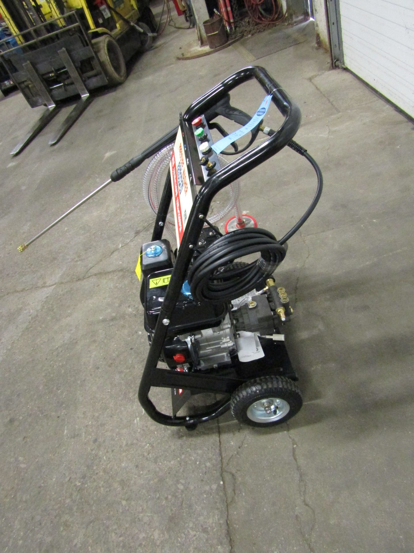 Brand New Pressure Power Washer - Gas Powered Unit 2200PSI - Variable Speed 2.0GPM with various - Image 3 of 3
