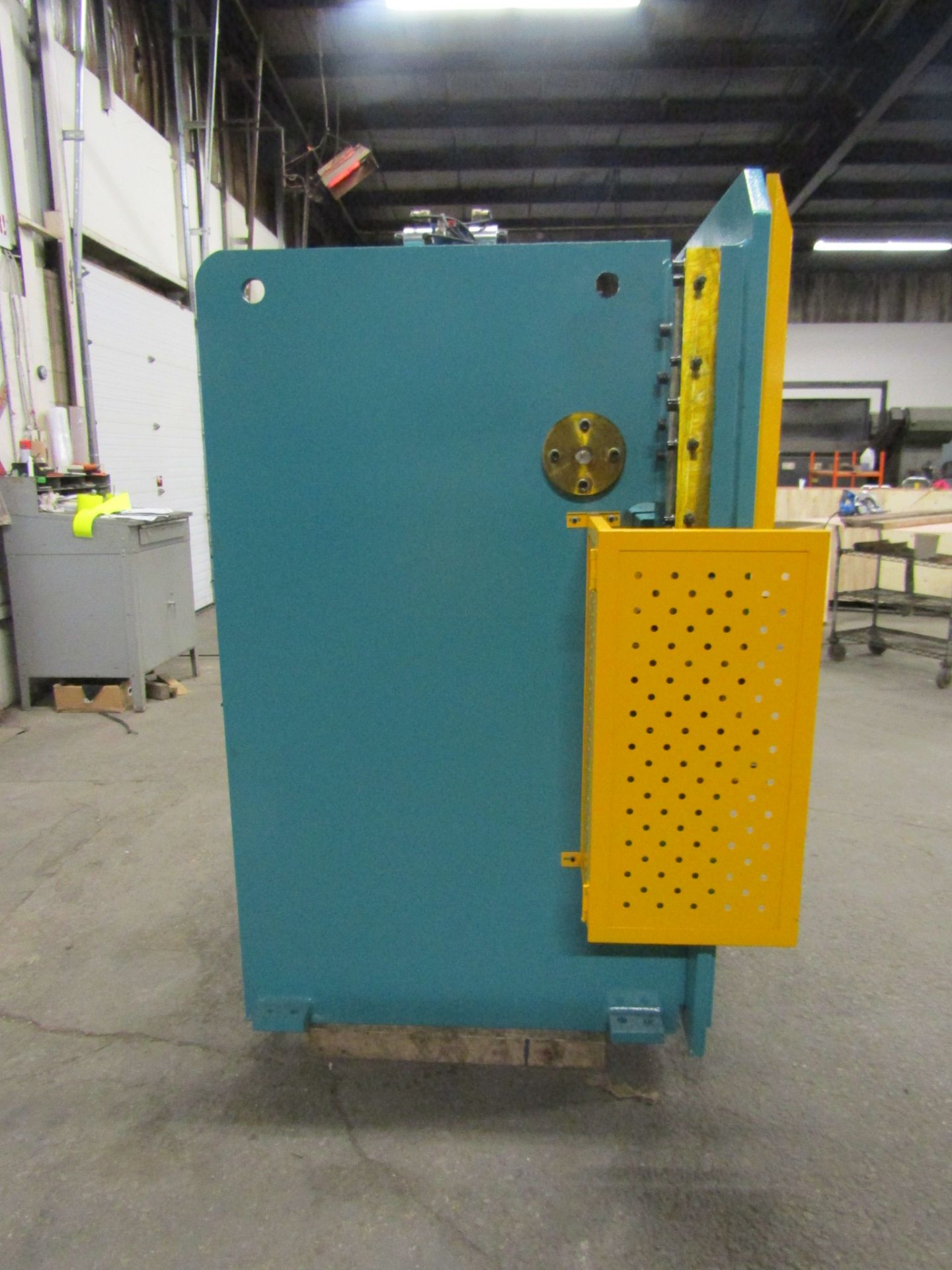 Bernardo Hydraulic Press Brake 40 ton capacity 60" bed - 220V 3 phase with CNC back gauge and CNC - Image 3 of 6