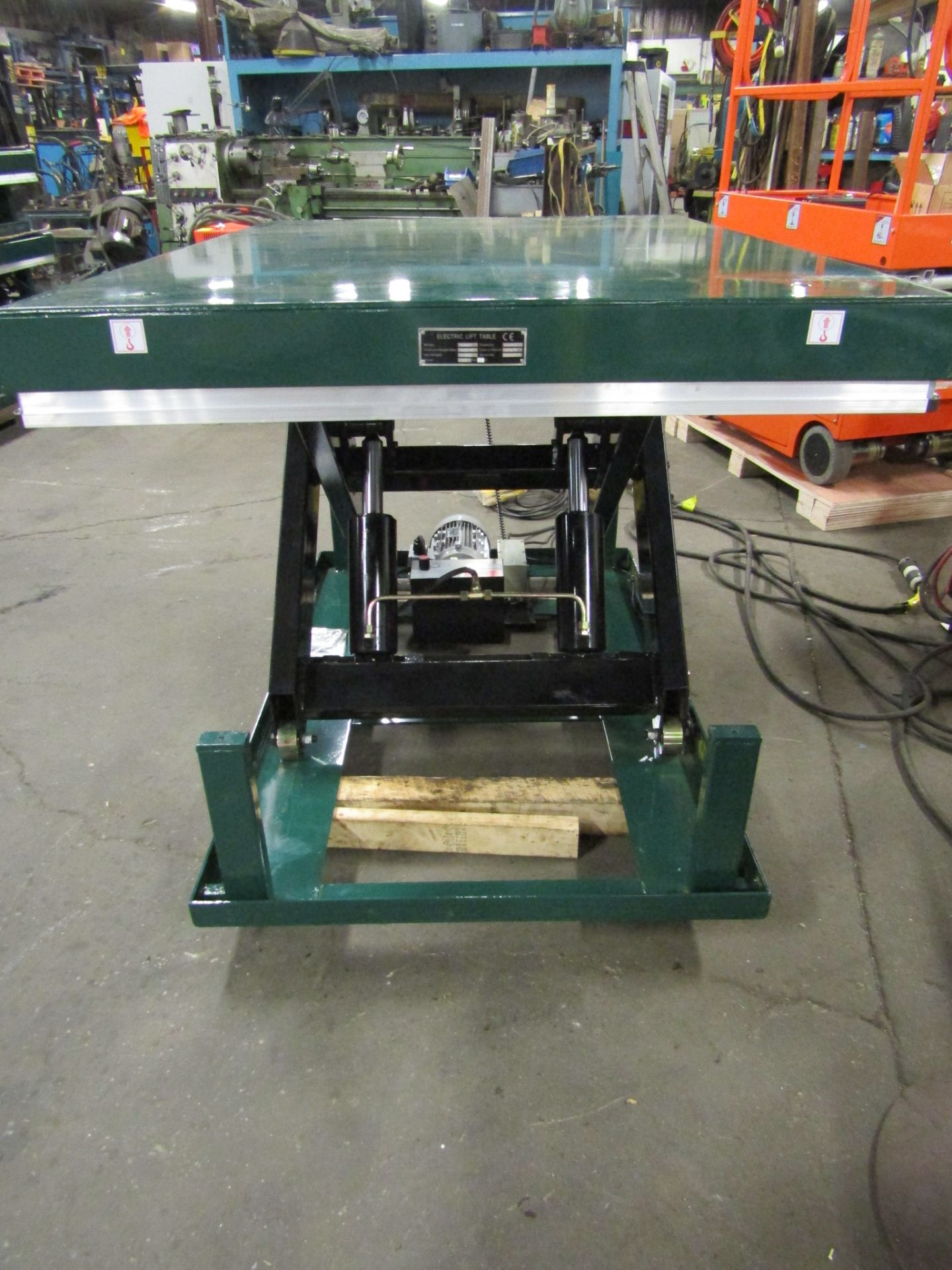 Omni Hydraulic Lift Table 47" x 67" x 42" lift - 13000lbs capacity - UNUSED and MINT - 220V 3 phase - Image 2 of 3