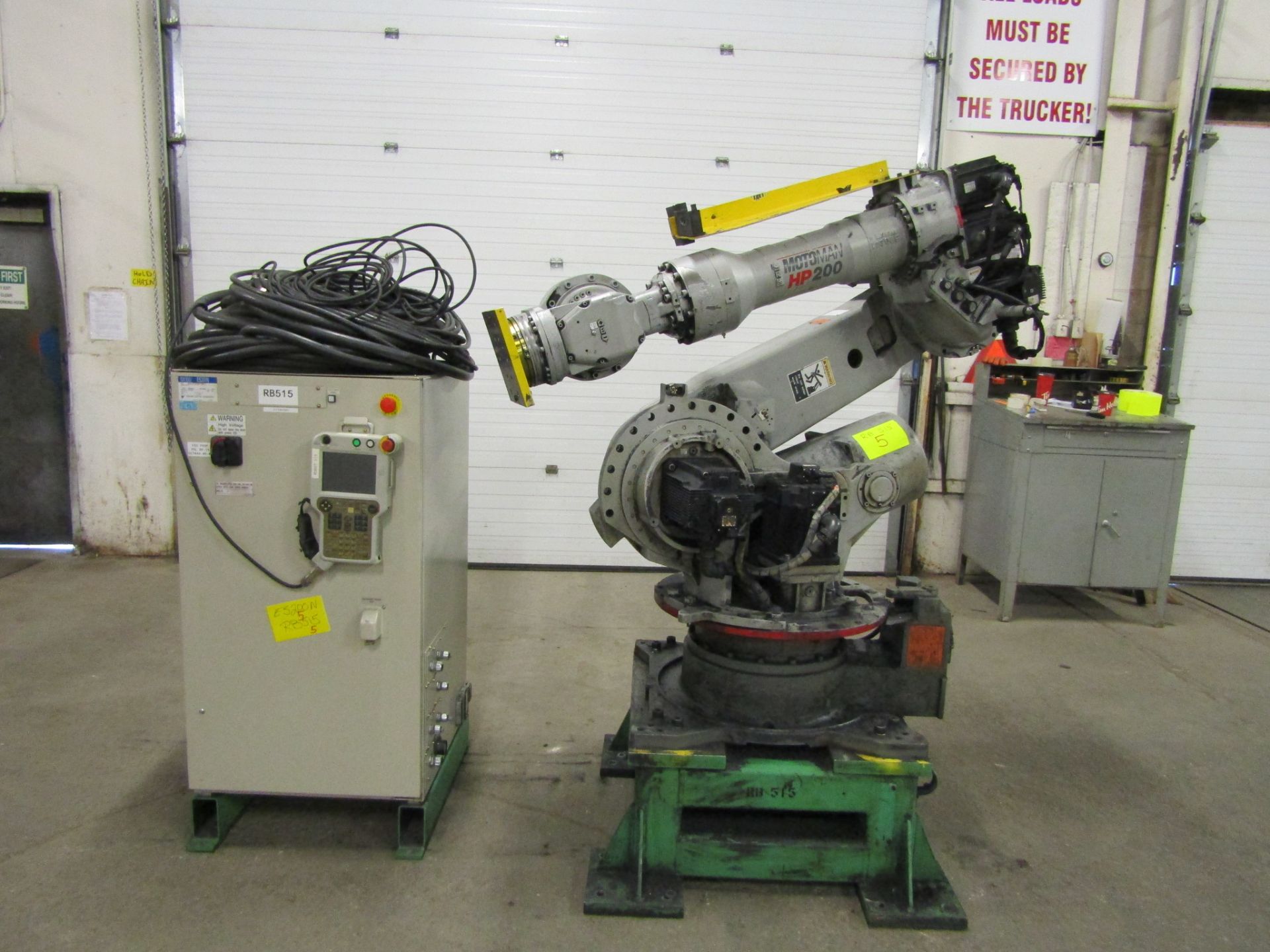 2008 Motoman HP200 Robot 200kg Capacity with Controller COMPLETE with Teach Pendant, Cables, LOW