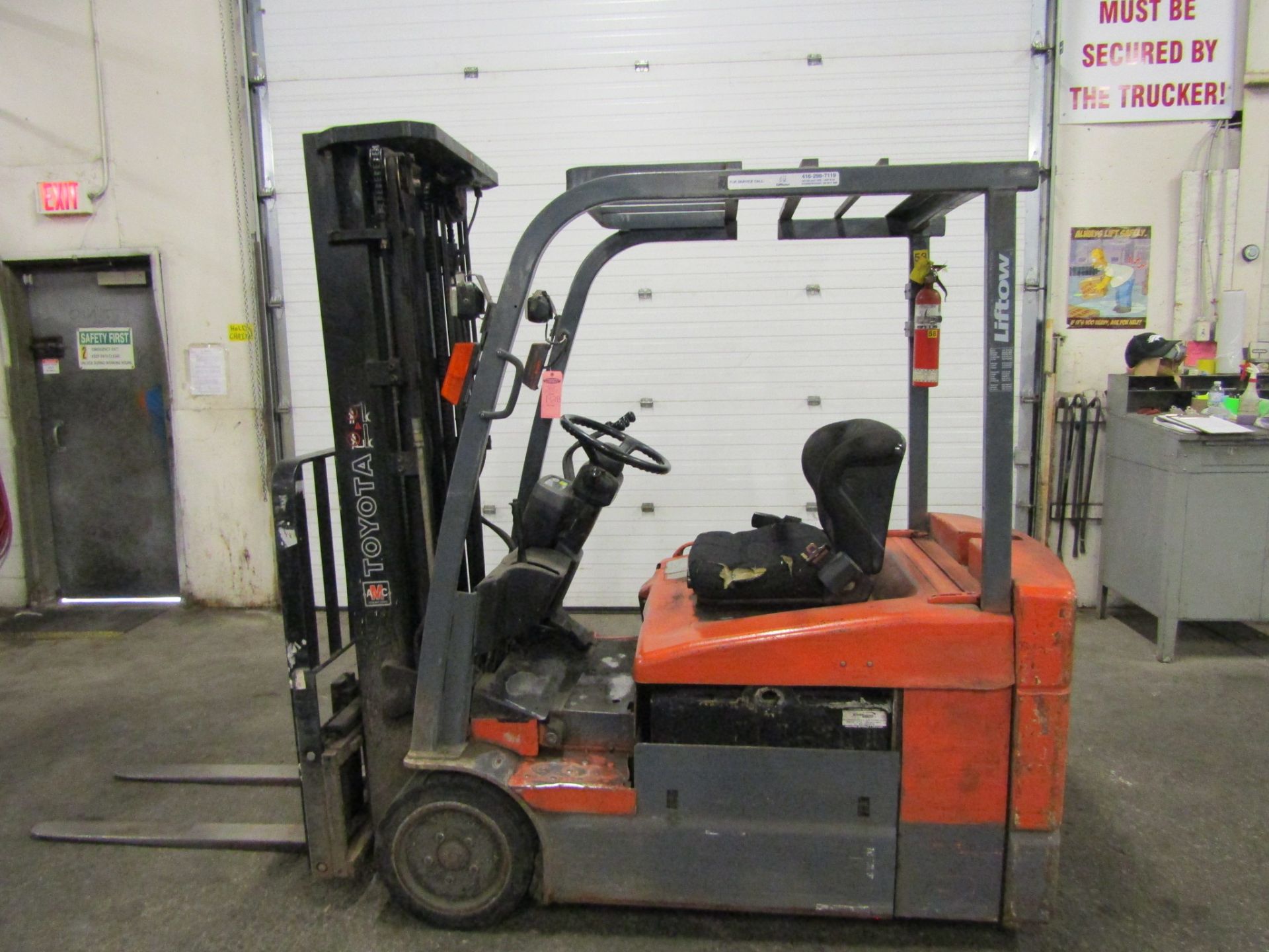 Toyota Electric Forklift 3500lbs capacity with 3-stage Mast with Sideshift, 3-wheel unit with